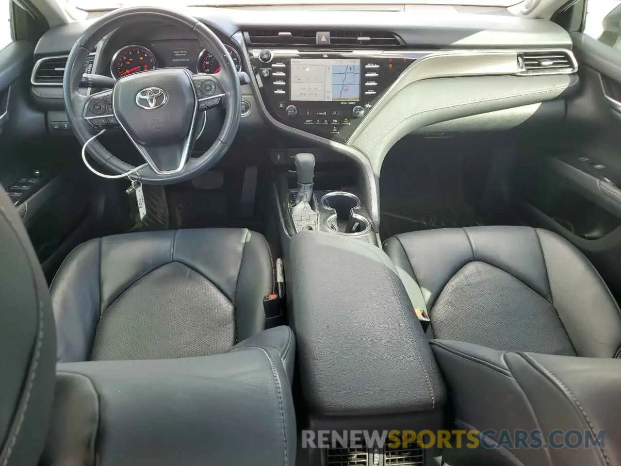 8 Photograph of a damaged car 4T1B61HK3KU207122 TOYOTA CAMRY 2019