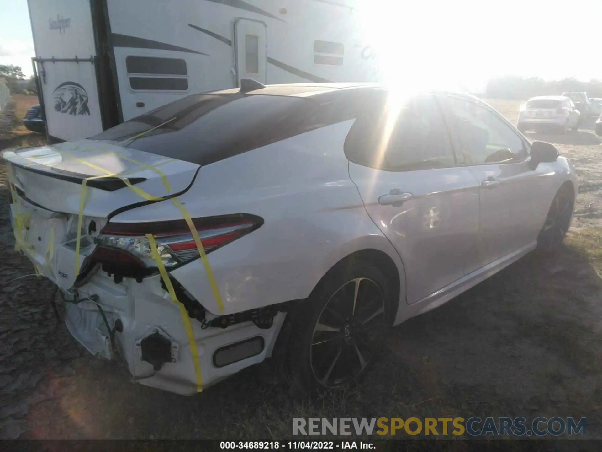 4 Photograph of a damaged car 4T1B61HK3KU256949 TOYOTA CAMRY 2019