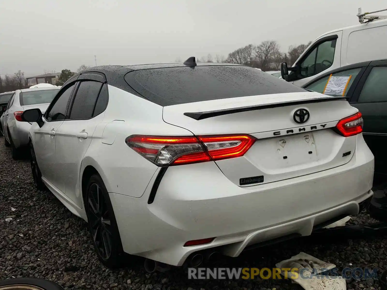 3 Photograph of a damaged car 4T1B61HK3KU270561 TOYOTA CAMRY 2019