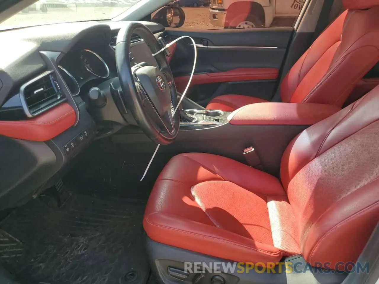 7 Photograph of a damaged car 4T1B61HK3KU284122 TOYOTA CAMRY 2019