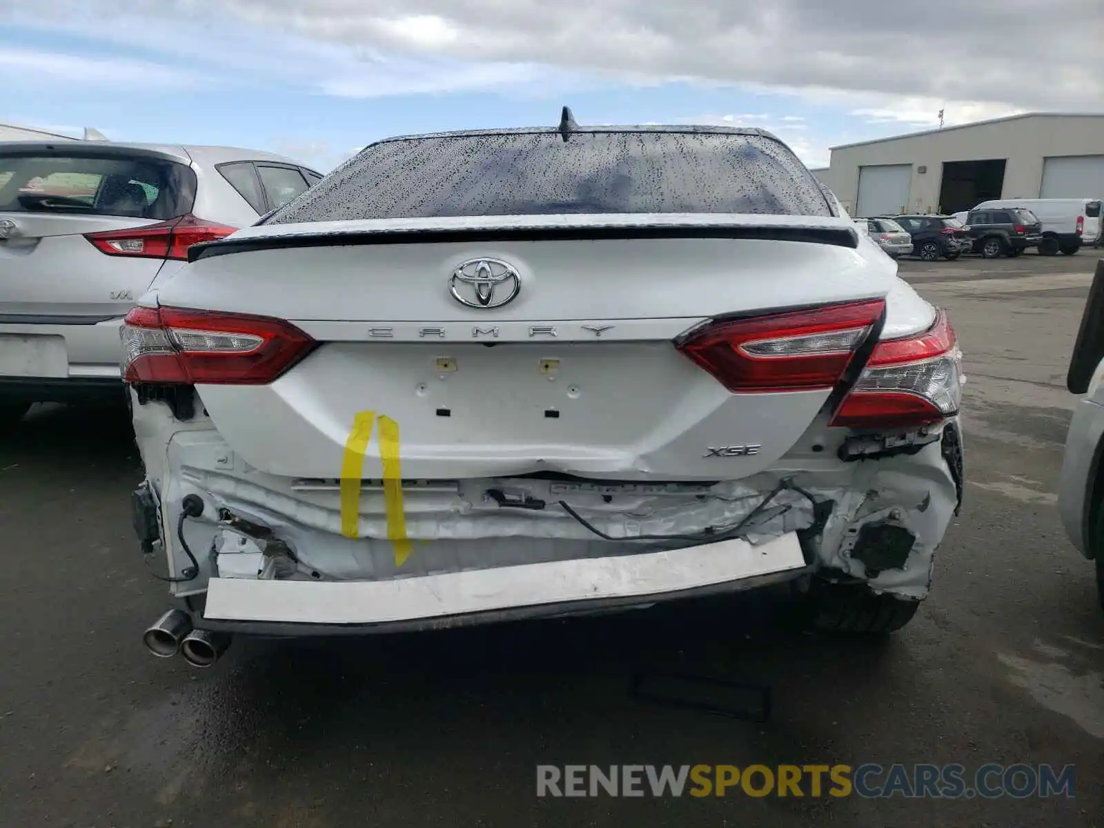 9 Photograph of a damaged car 4T1B61HK3KU291667 TOYOTA CAMRY 2019