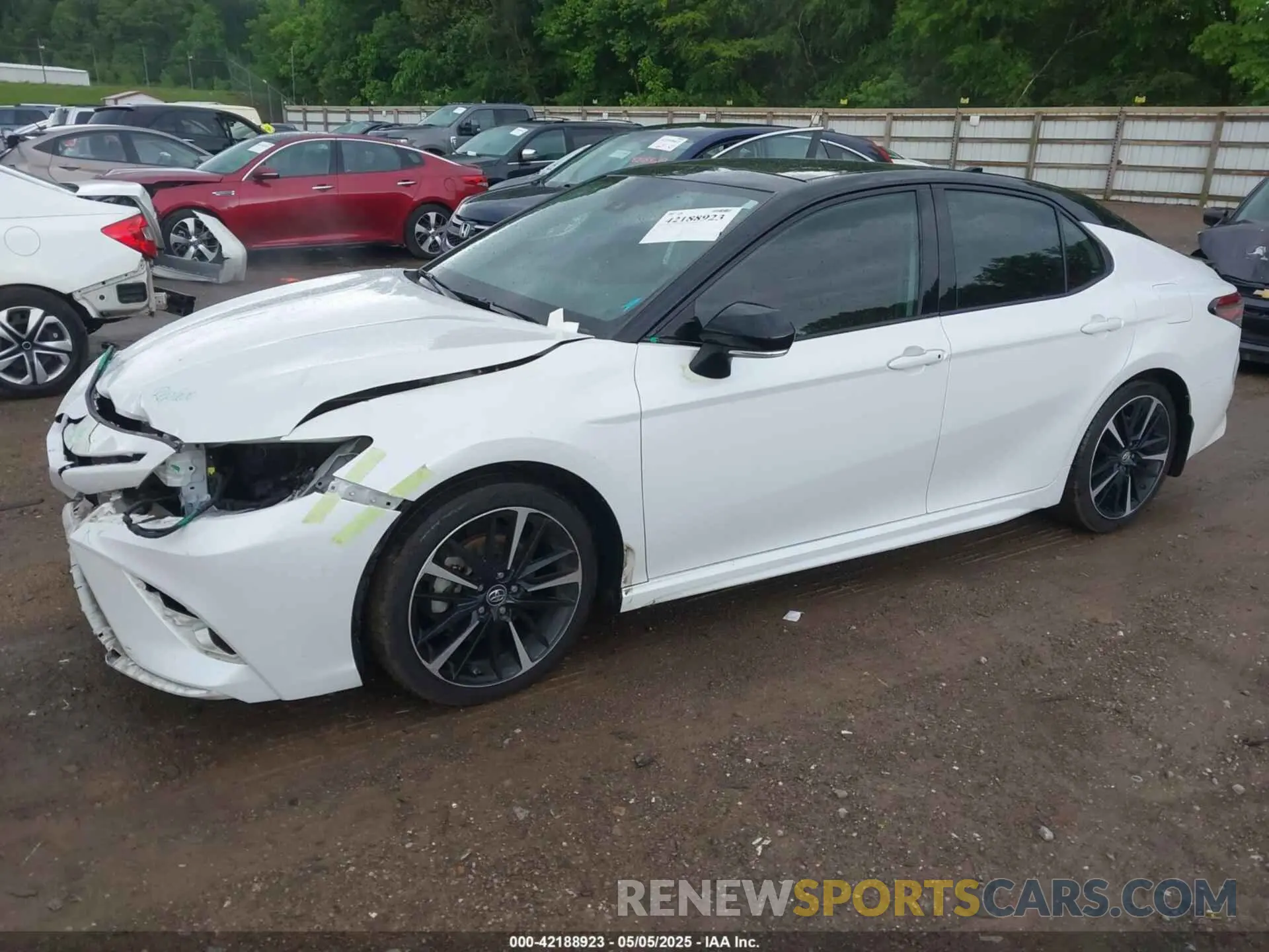 2 Photograph of a damaged car 4T1B61HK3KU299509 TOYOTA CAMRY 2019