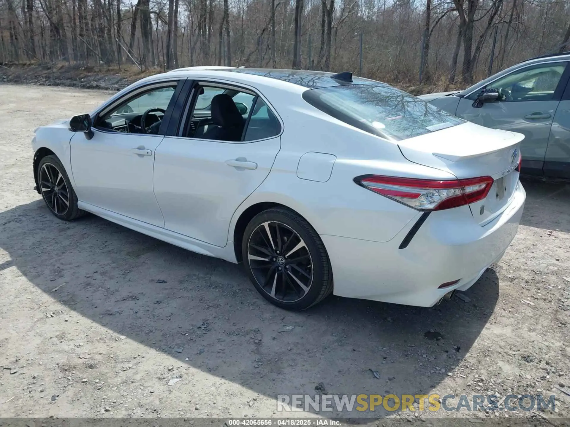 3 Photograph of a damaged car 4T1B61HK3KU686948 TOYOTA CAMRY 2019