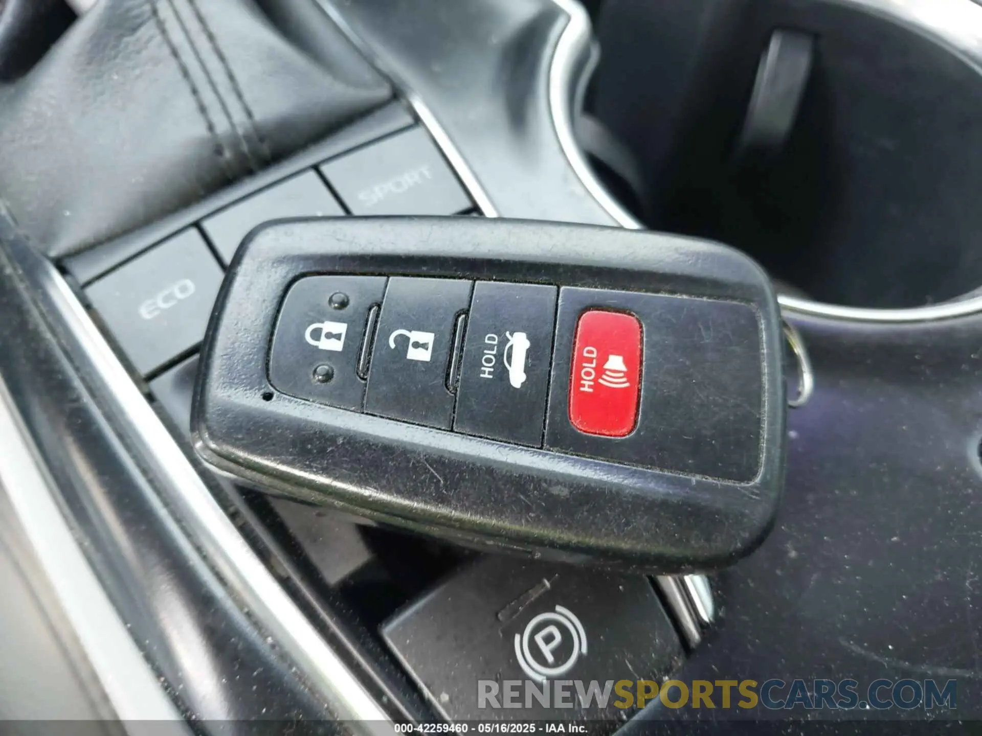 11 Photograph of a damaged car 4T1B61HK3KU693477 TOYOTA CAMRY 2019