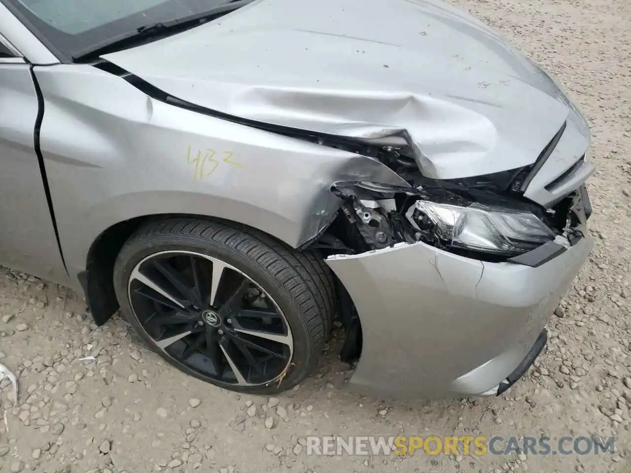 9 Photograph of a damaged car 4T1B61HK3KU698291 TOYOTA CAMRY 2019