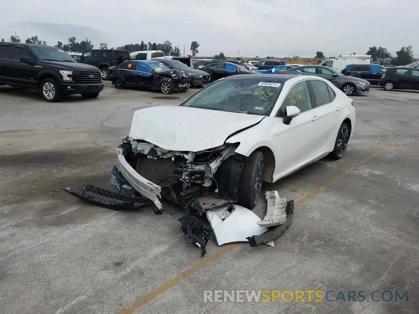 2 Photograph of a damaged car 4T1B61HK3KU731144 TOYOTA CAMRY 2019