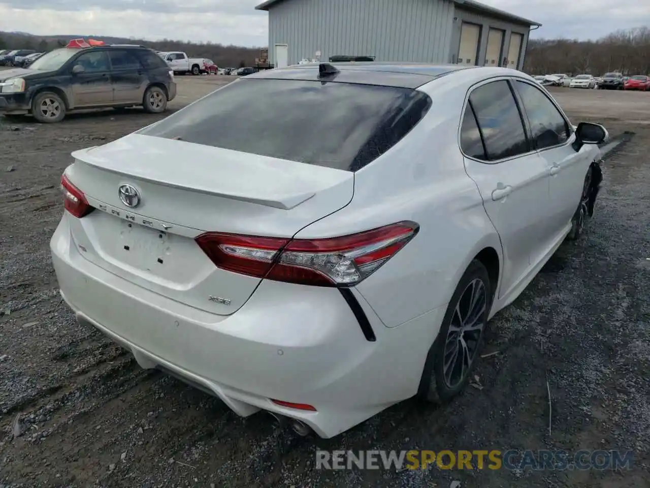 4 Photograph of a damaged car 4T1B61HK3KU735310 TOYOTA CAMRY 2019