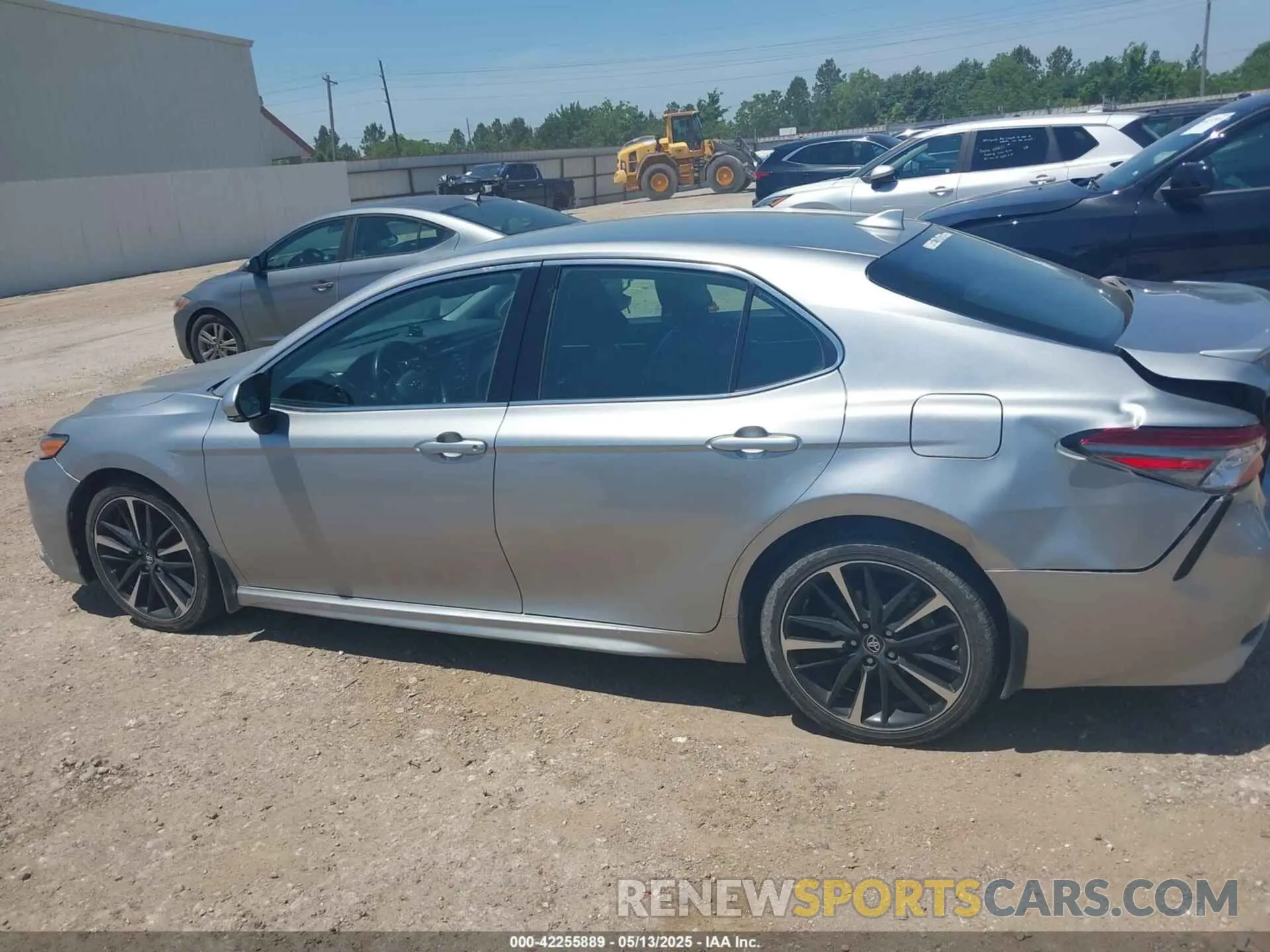 14 Photograph of a damaged car 4T1B61HK3KU740782 TOYOTA CAMRY 2019