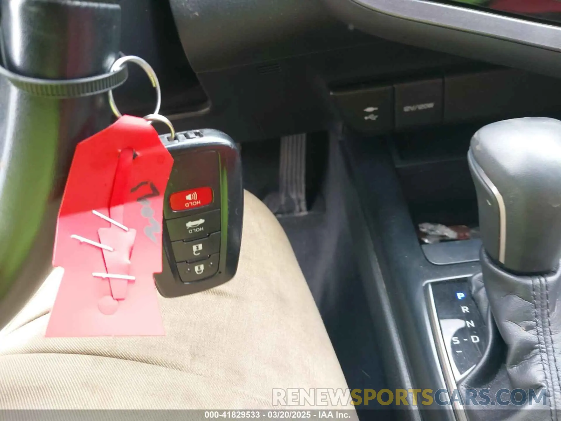 11 Photograph of a damaged car 4T1B61HK3KU742158 TOYOTA CAMRY 2019