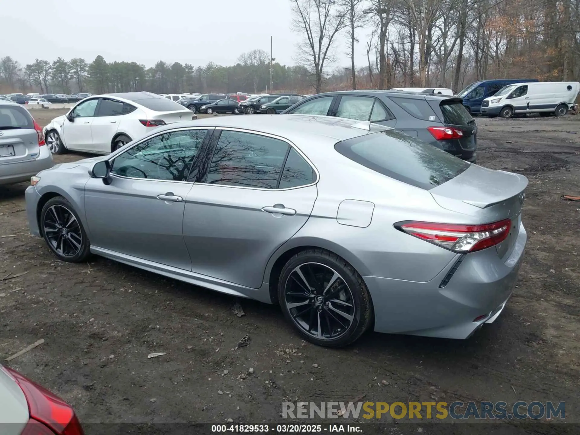 14 Photograph of a damaged car 4T1B61HK3KU742158 TOYOTA CAMRY 2019