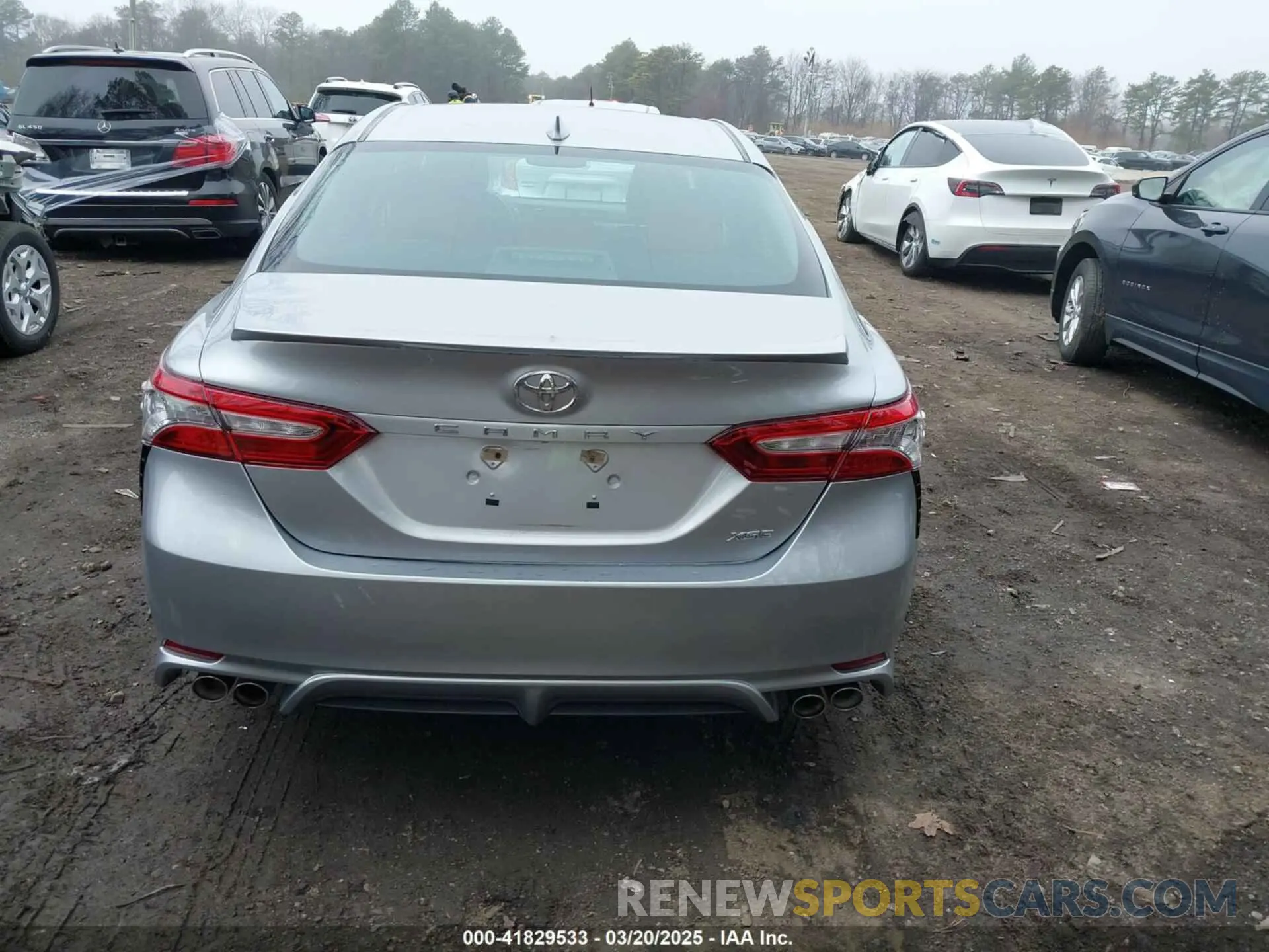 16 Photograph of a damaged car 4T1B61HK3KU742158 TOYOTA CAMRY 2019