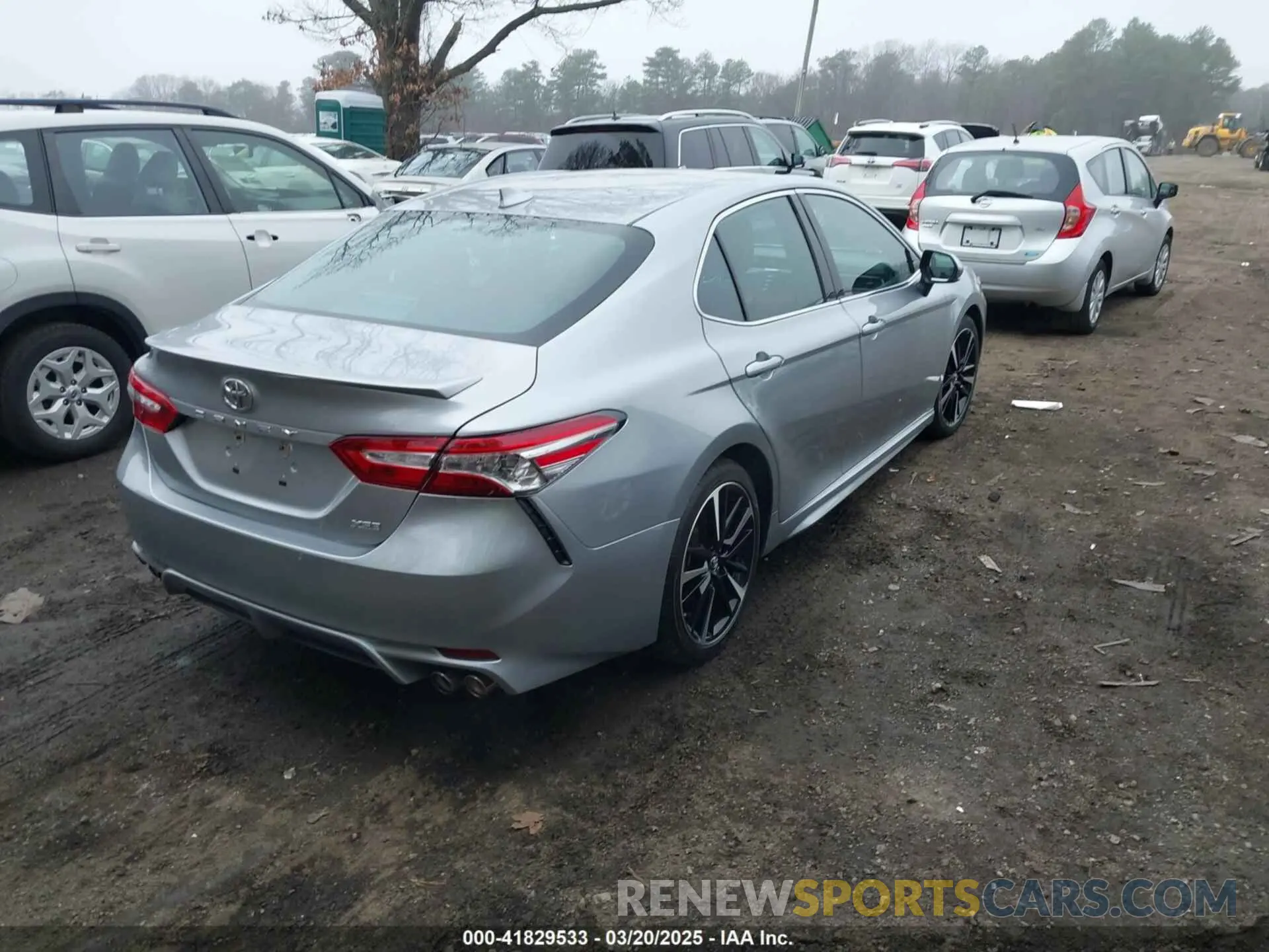 4 Photograph of a damaged car 4T1B61HK3KU742158 TOYOTA CAMRY 2019