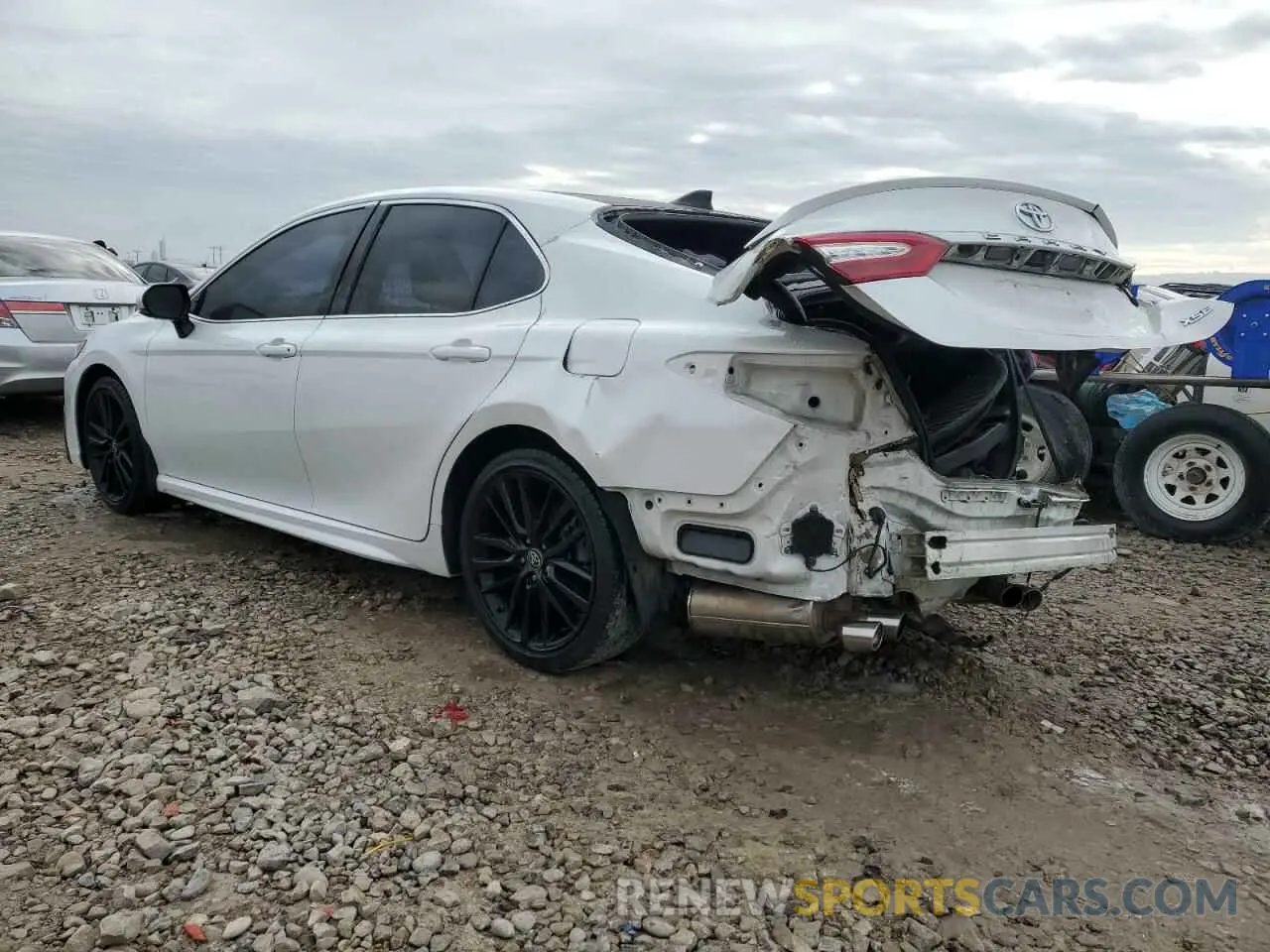 2 Photograph of a damaged car 4T1B61HK3KU742418 TOYOTA CAMRY 2019