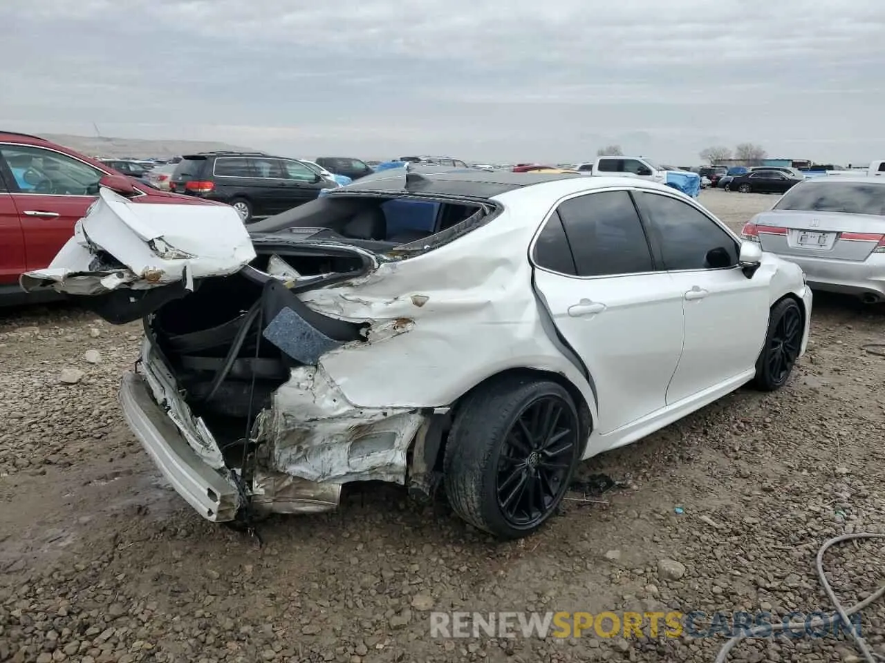 3 Photograph of a damaged car 4T1B61HK3KU742418 TOYOTA CAMRY 2019