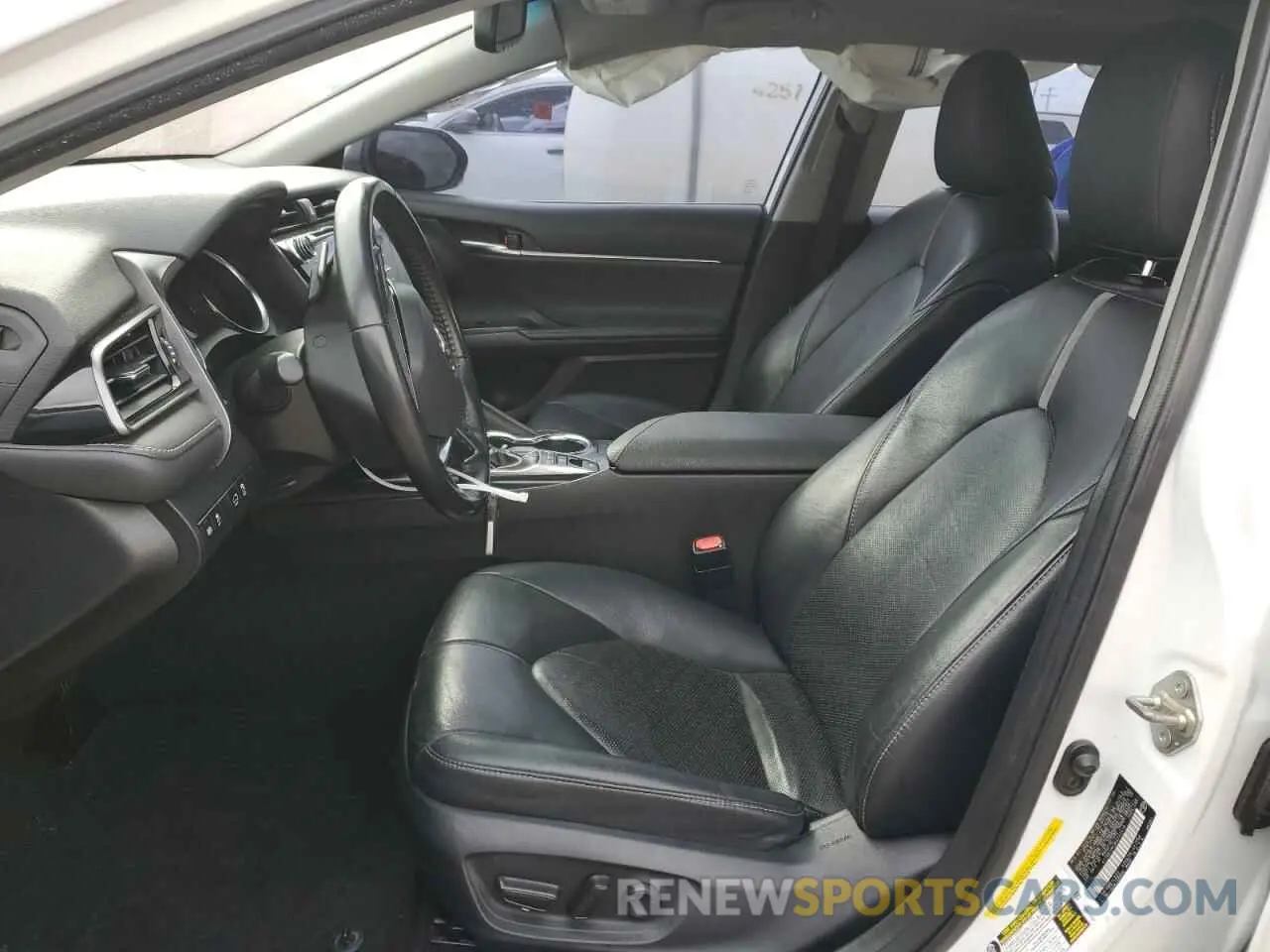 7 Photograph of a damaged car 4T1B61HK3KU742418 TOYOTA CAMRY 2019