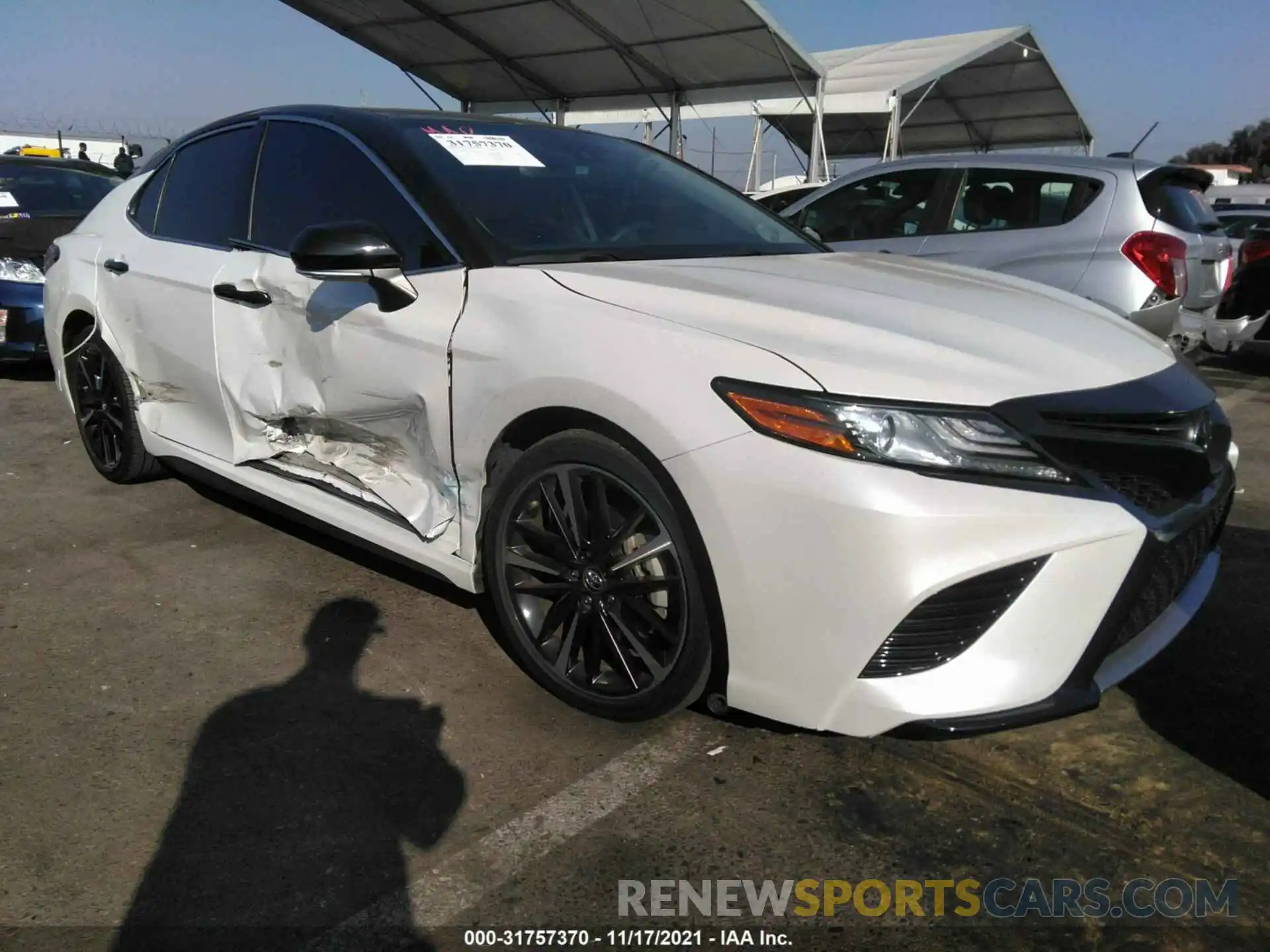 1 Photograph of a damaged car 4T1B61HK3KU752706 TOYOTA CAMRY 2019