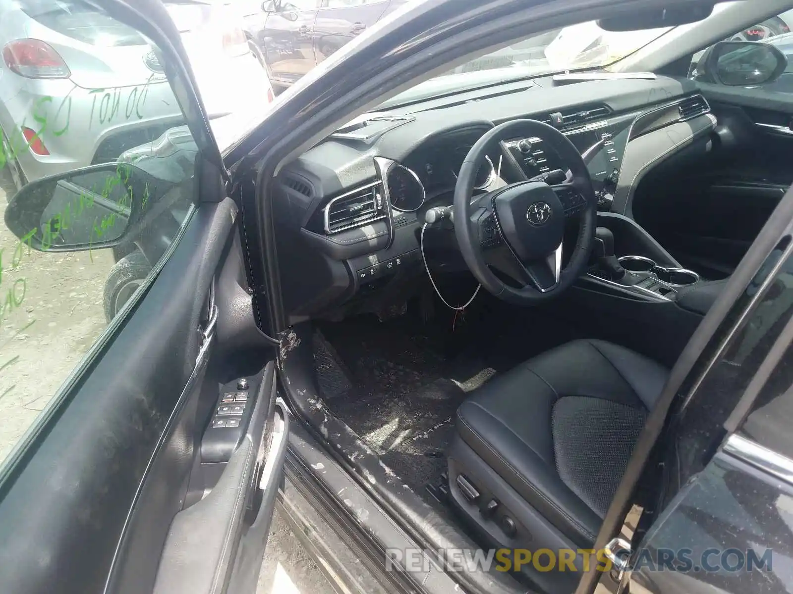 9 Photograph of a damaged car 4T1B61HK3KU754648 TOYOTA CAMRY 2019