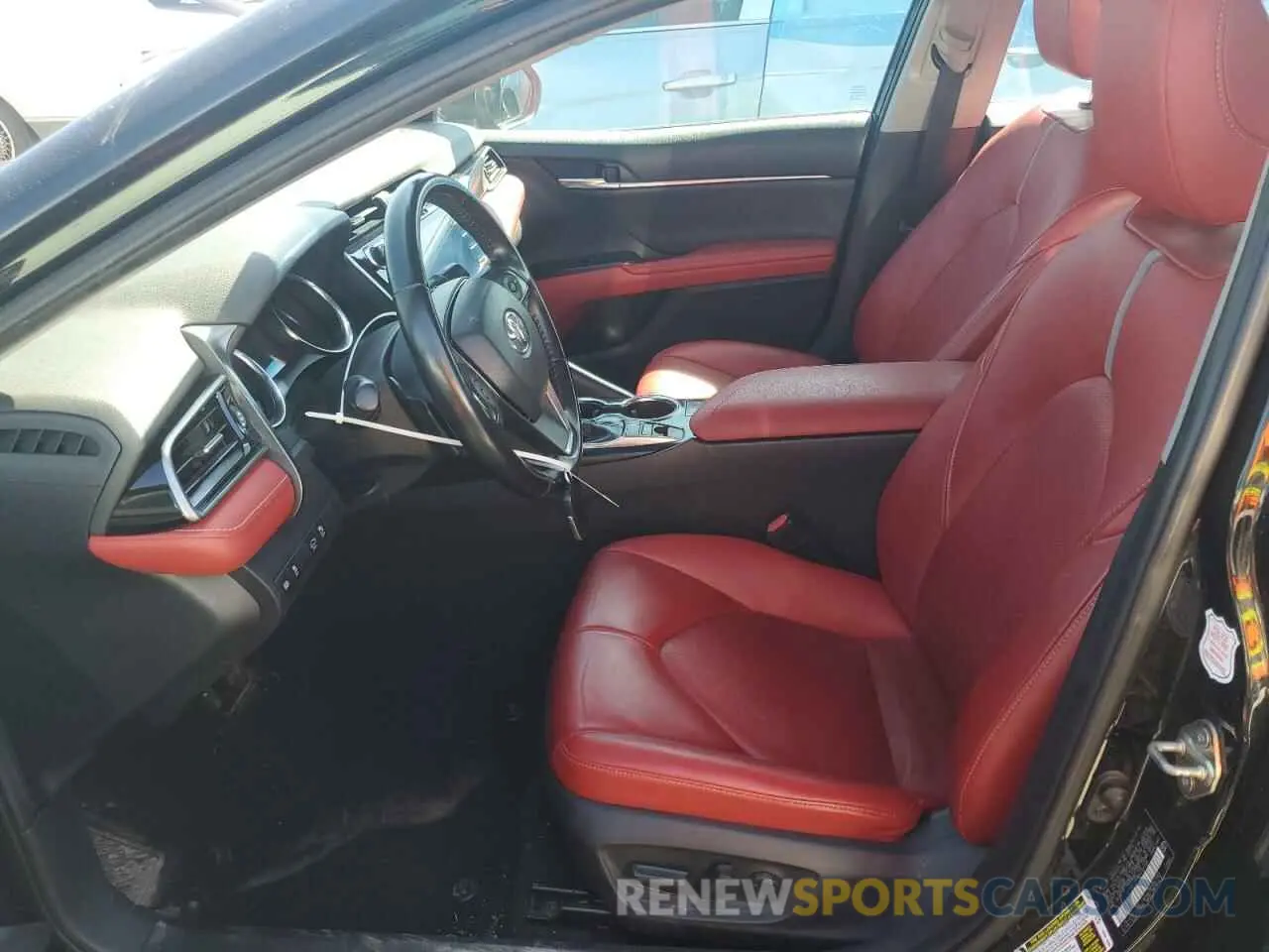7 Photograph of a damaged car 4T1B61HK3KU764158 TOYOTA CAMRY 2019