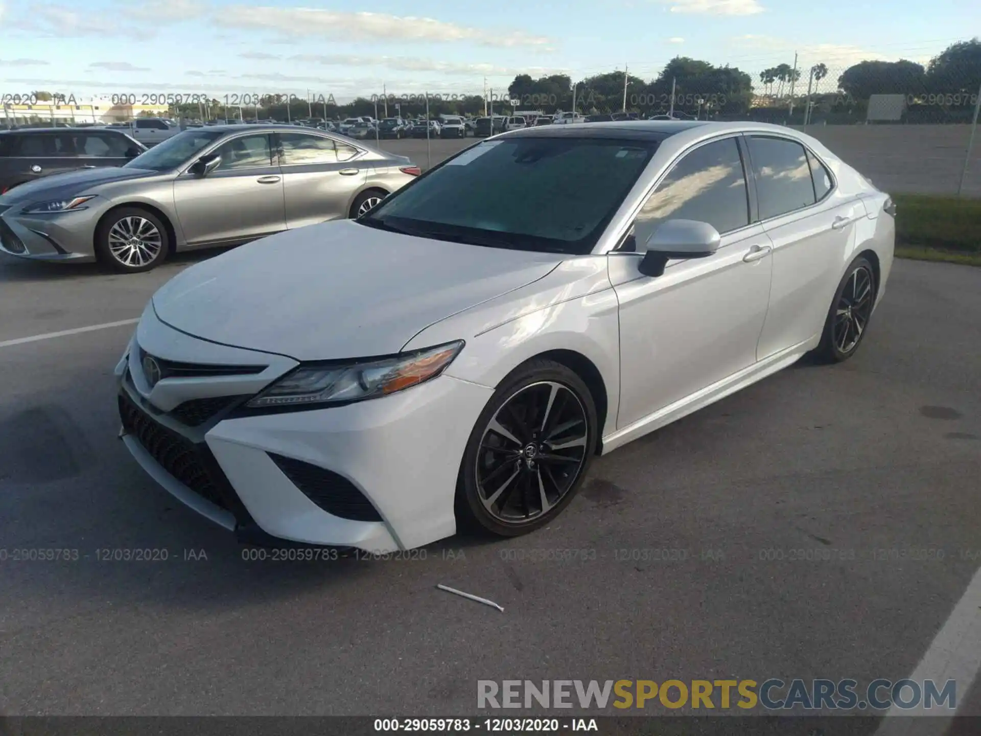 2 Photograph of a damaged car 4T1B61HK3KU768565 TOYOTA CAMRY 2019