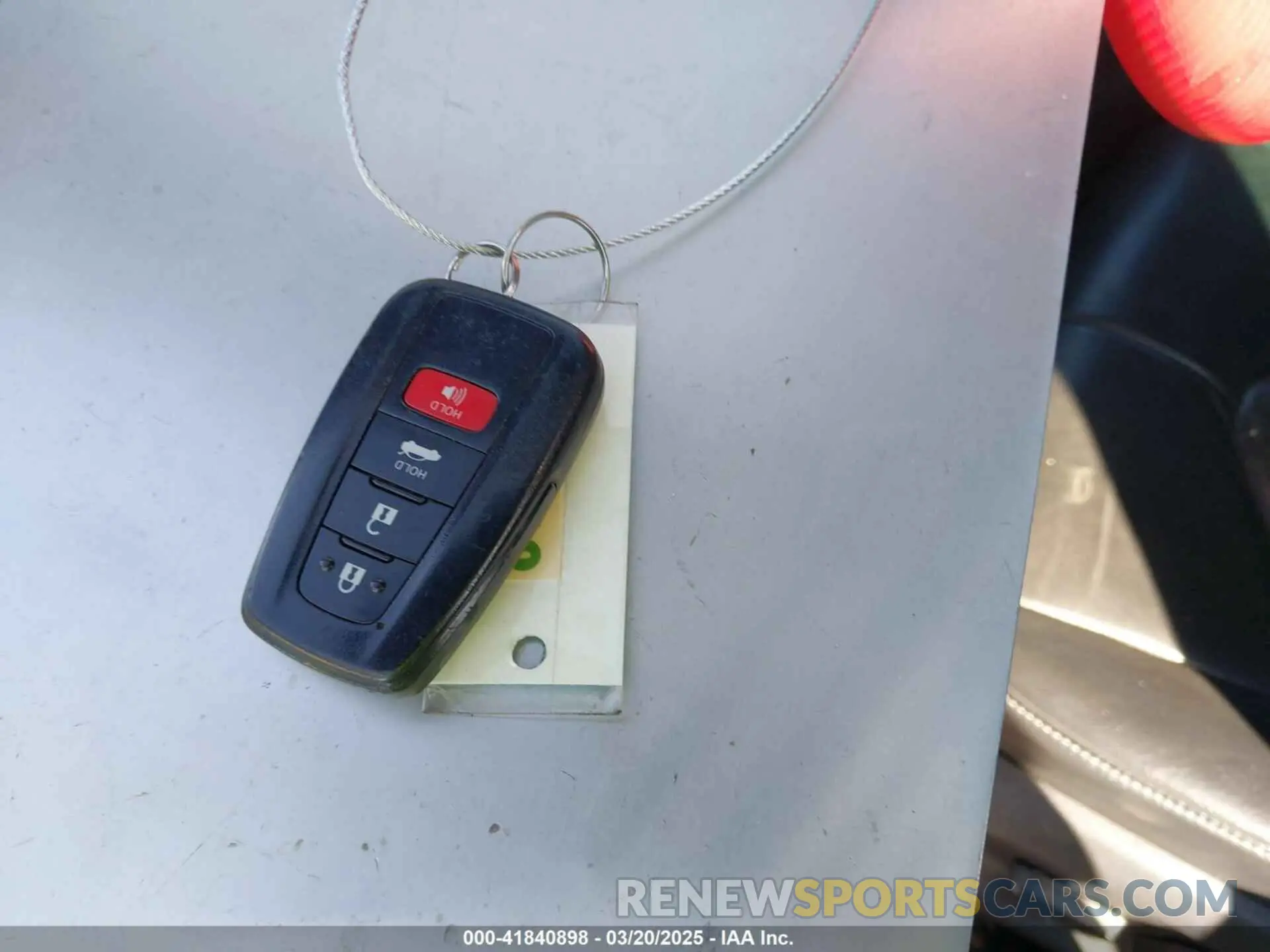 11 Photograph of a damaged car 4T1B61HK3KU770042 TOYOTA CAMRY 2019