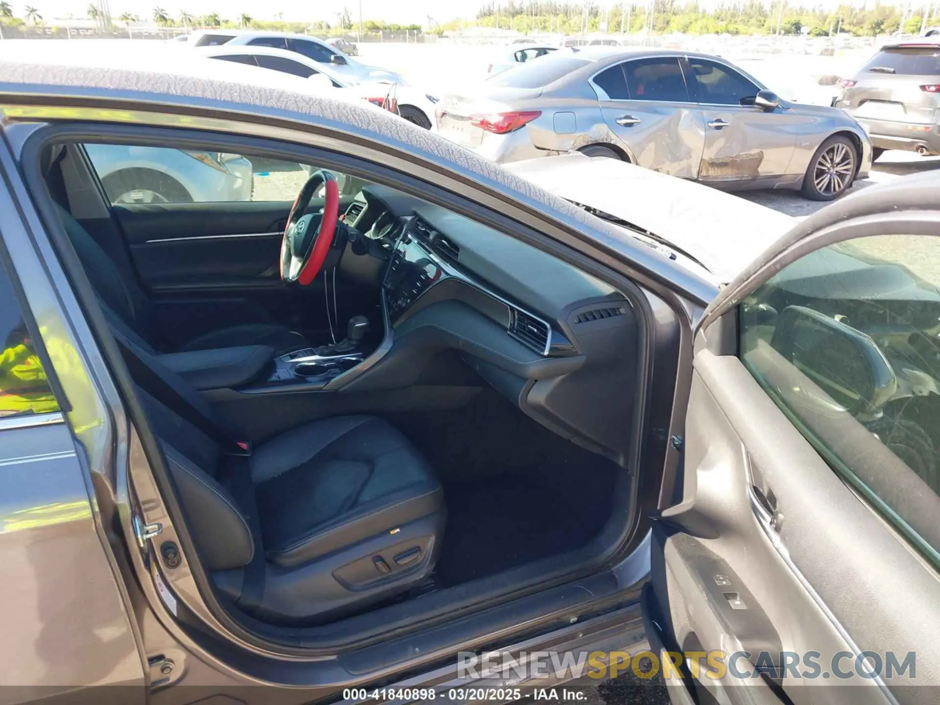 5 Photograph of a damaged car 4T1B61HK3KU770042 TOYOTA CAMRY 2019