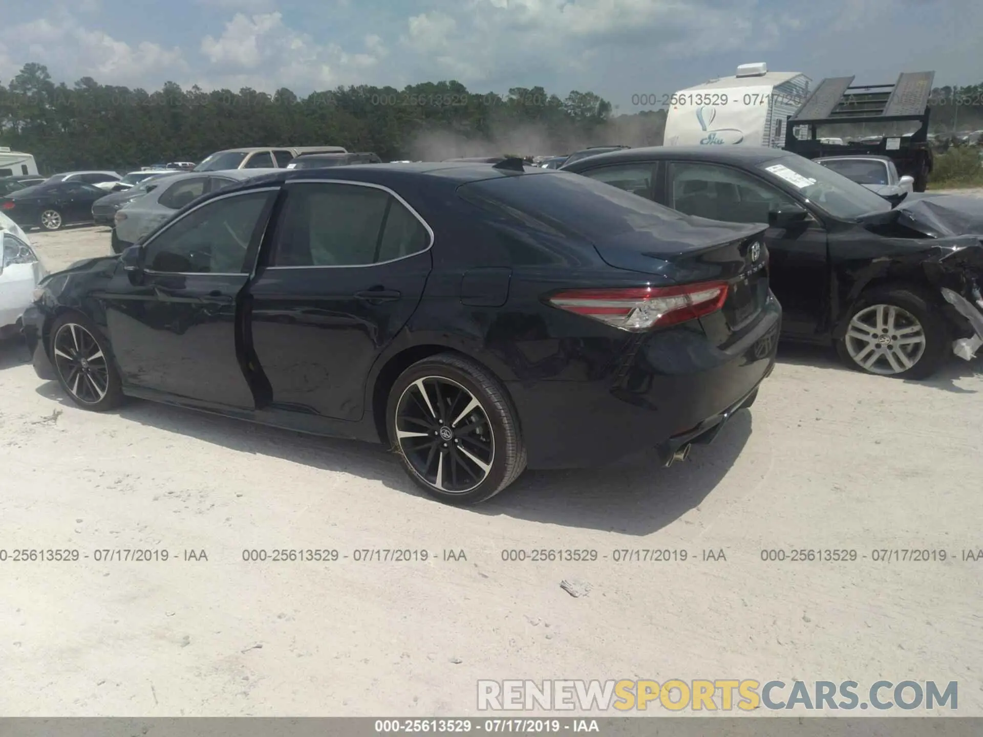 3 Photograph of a damaged car 4T1B61HK3KU773815 TOYOTA CAMRY 2019