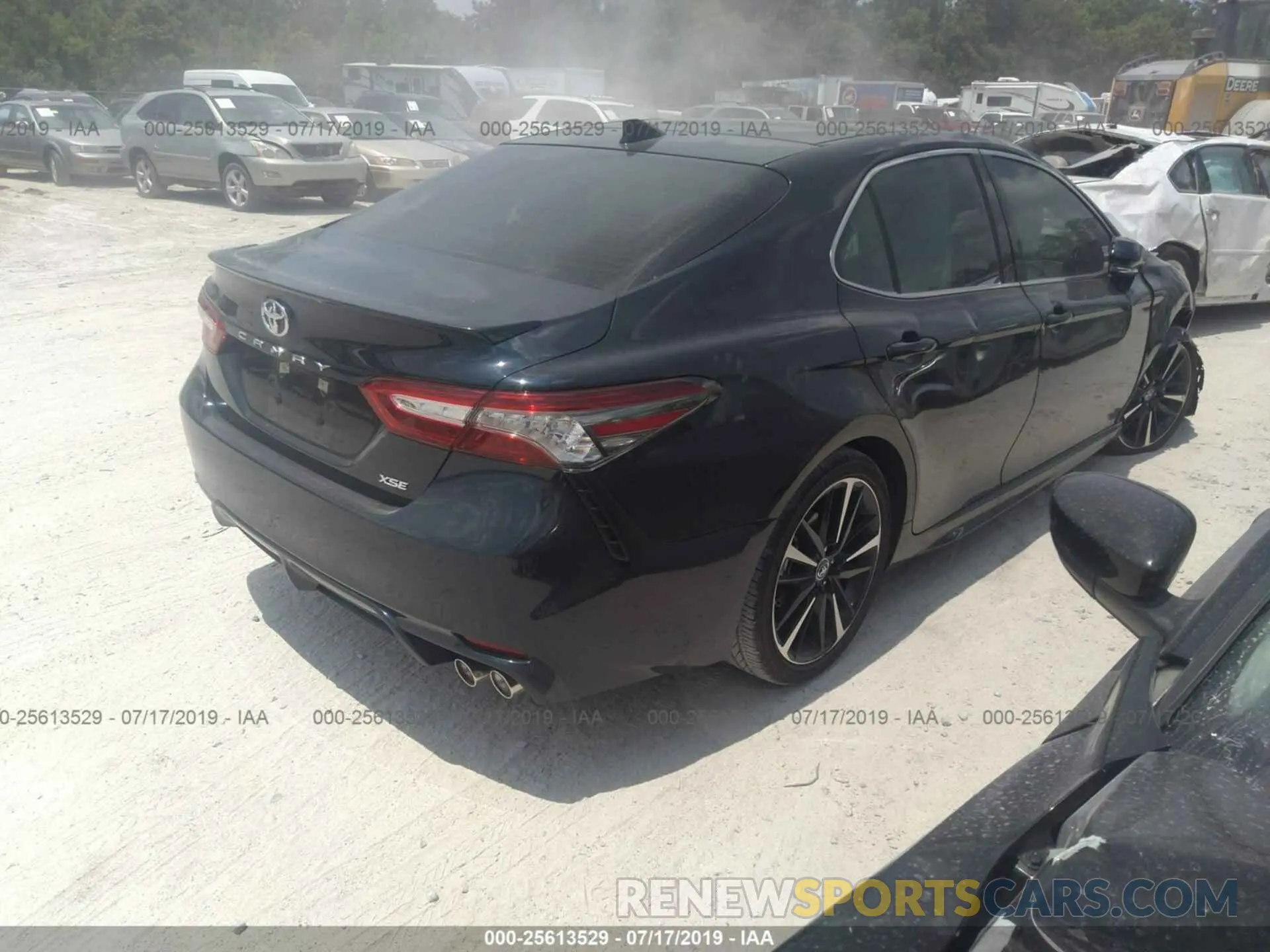 4 Photograph of a damaged car 4T1B61HK3KU773815 TOYOTA CAMRY 2019