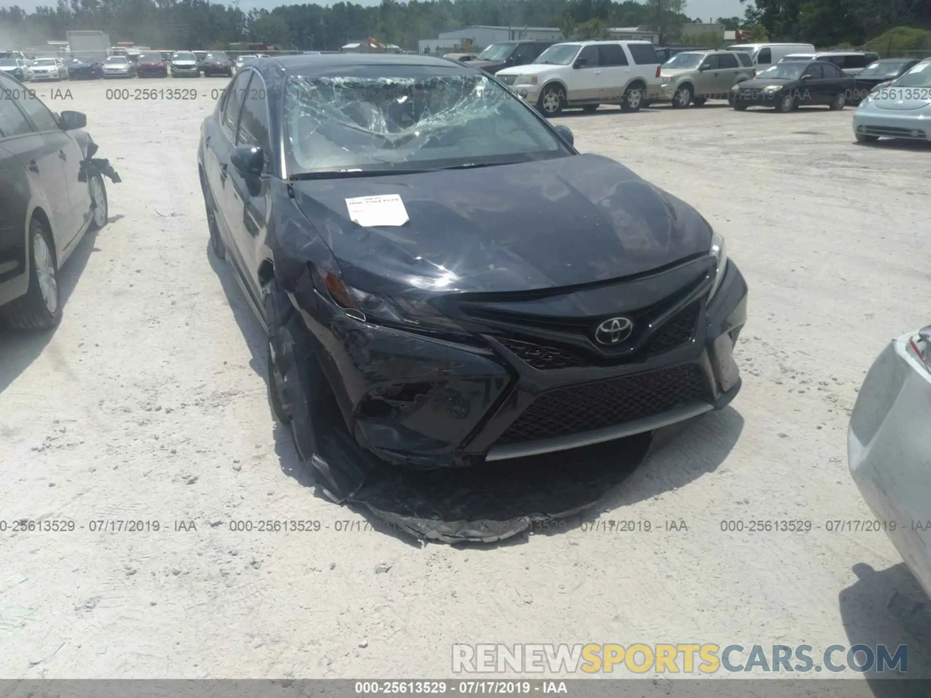 6 Photograph of a damaged car 4T1B61HK3KU773815 TOYOTA CAMRY 2019