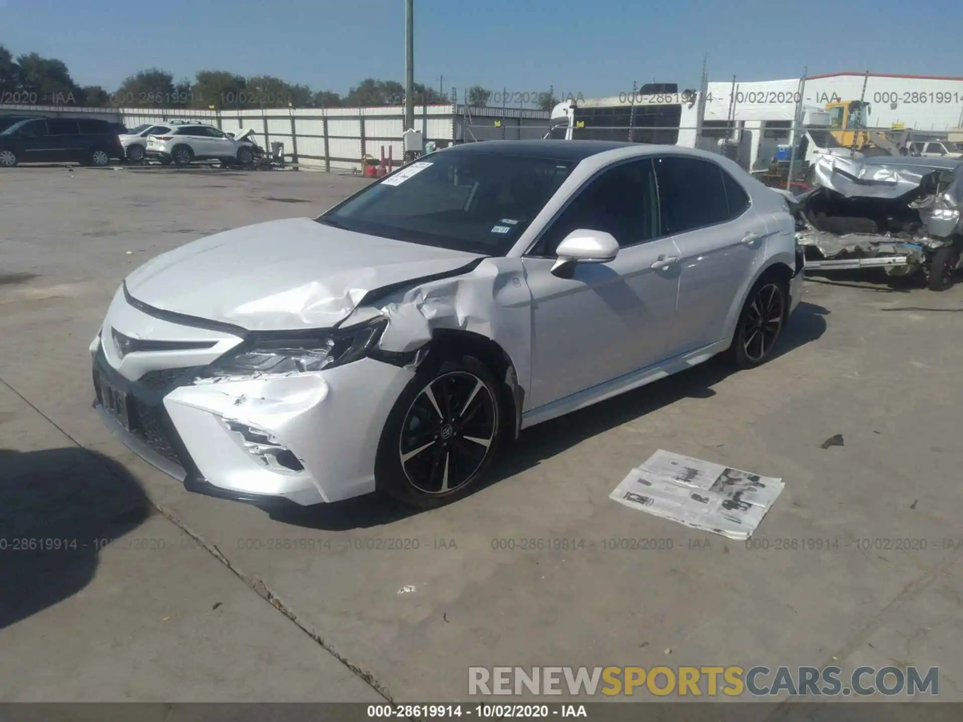 2 Photograph of a damaged car 4T1B61HK3KU775290 TOYOTA CAMRY 2019