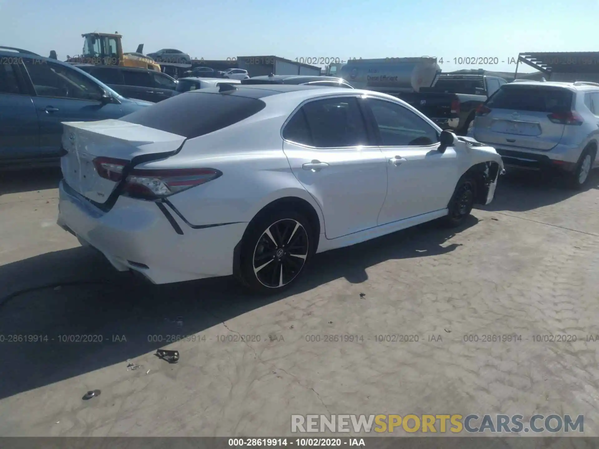 4 Photograph of a damaged car 4T1B61HK3KU775290 TOYOTA CAMRY 2019