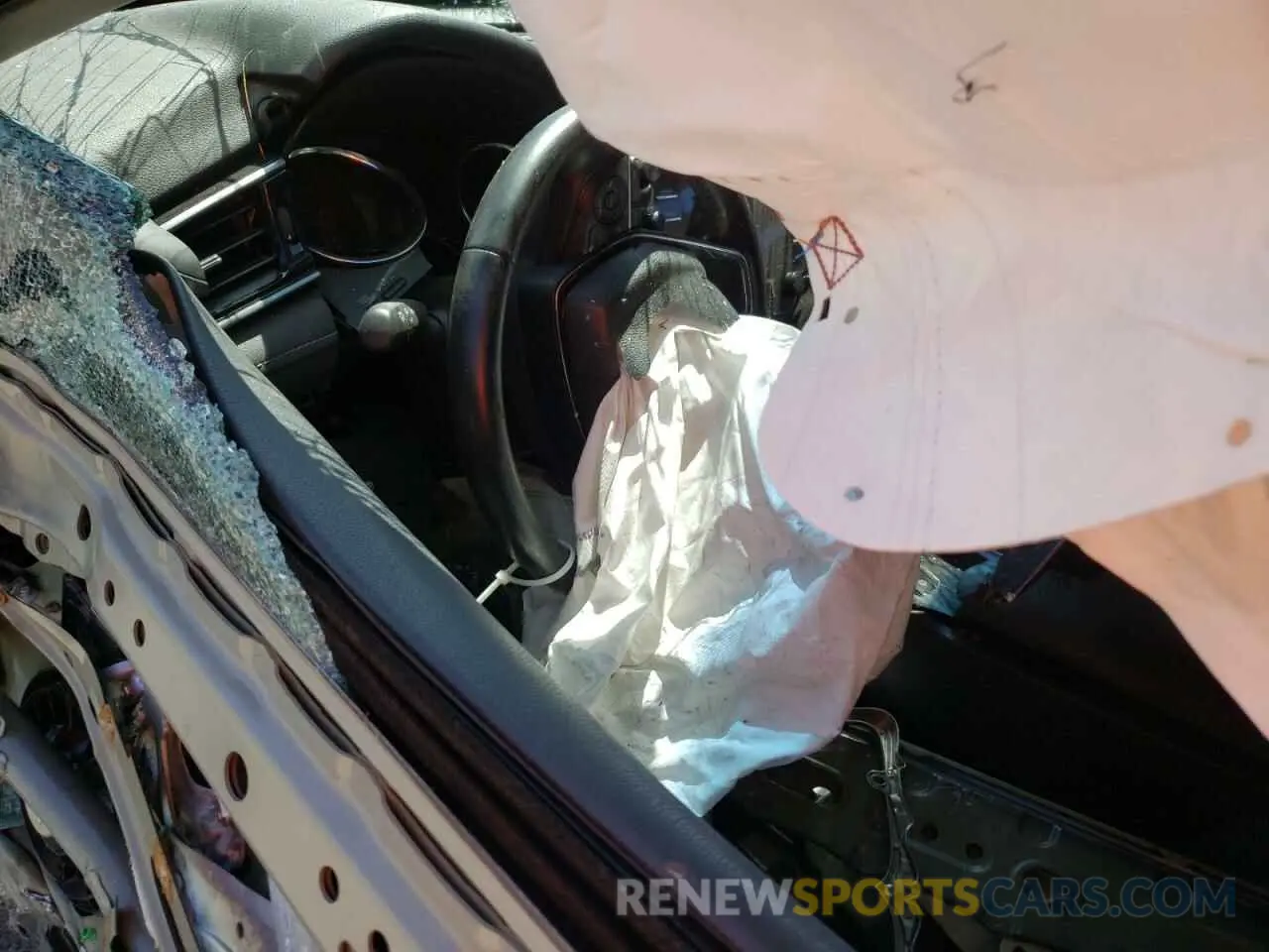 8 Photograph of a damaged car 4T1B61HK3KU794339 TOYOTA CAMRY 2019