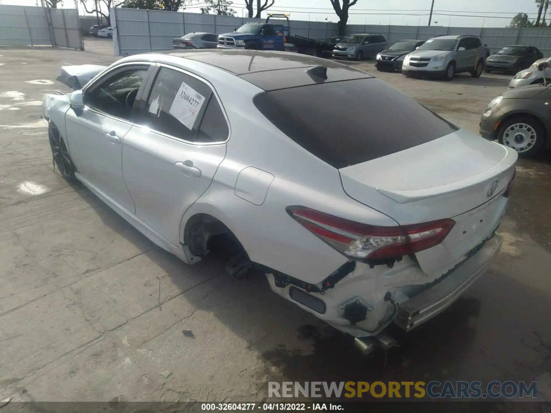 3 Photograph of a damaged car 4T1B61HK3KU811592 TOYOTA CAMRY 2019