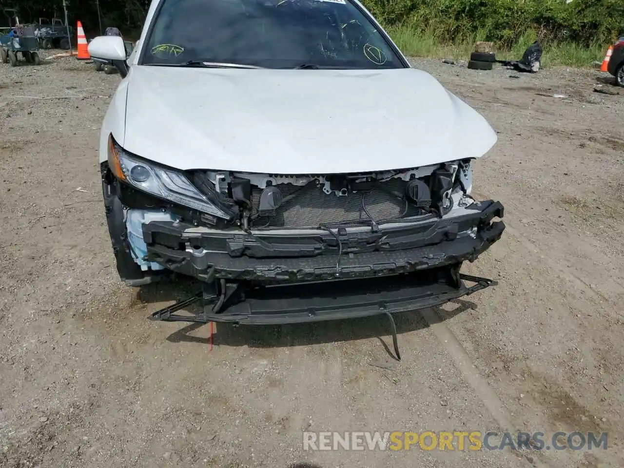 9 Photograph of a damaged car 4T1B61HK3KU814699 TOYOTA CAMRY 2019