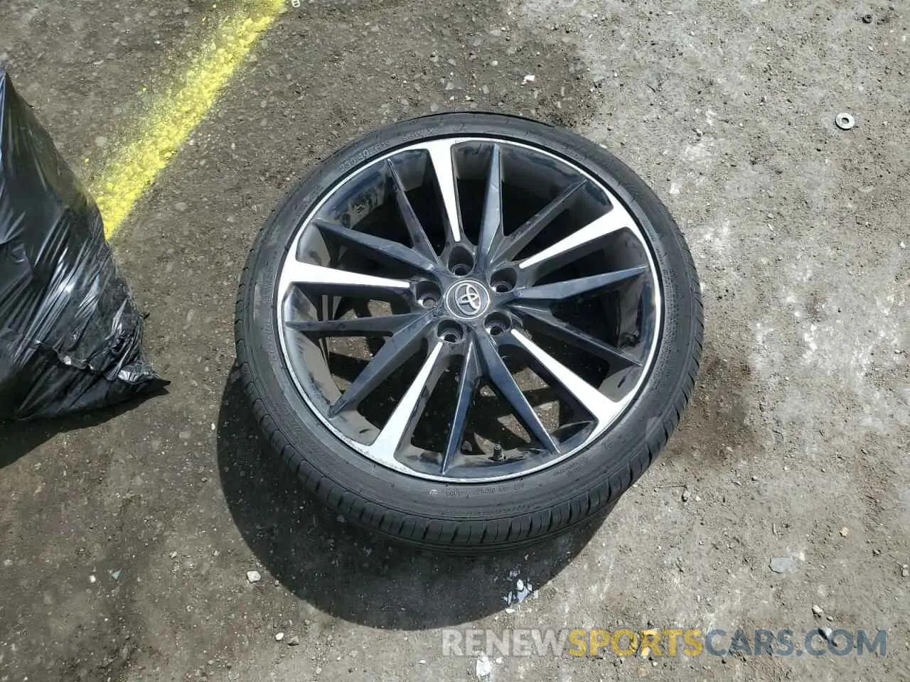 14 Photograph of a damaged car 4T1B61HK3KU839389 TOYOTA CAMRY 2019