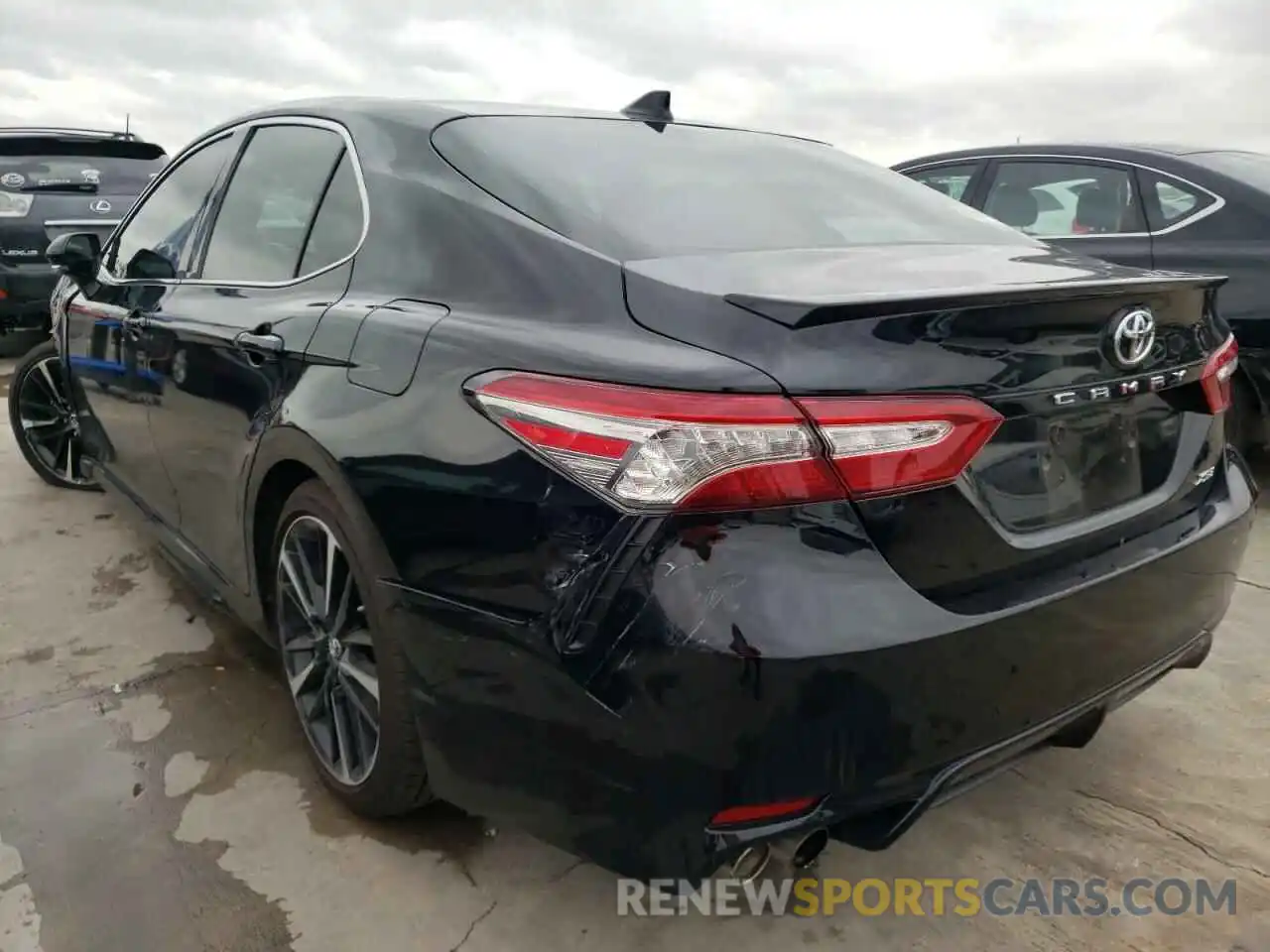 3 Photograph of a damaged car 4T1B61HK4KU168086 TOYOTA CAMRY 2019