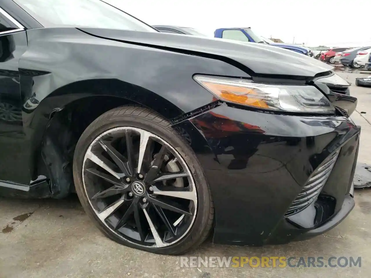 9 Photograph of a damaged car 4T1B61HK4KU168086 TOYOTA CAMRY 2019