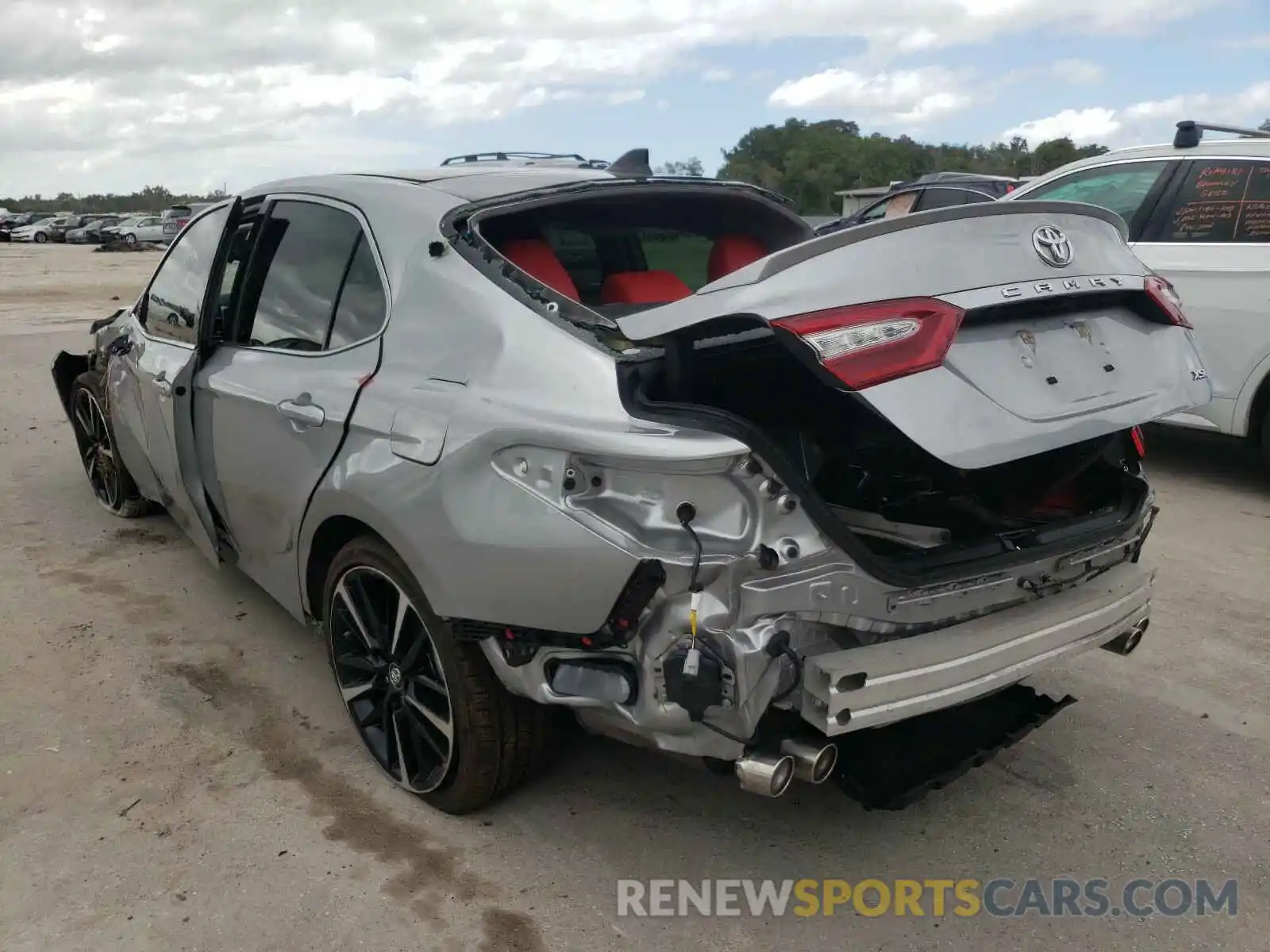 3 Photograph of a damaged car 4T1B61HK4KU177256 TOYOTA CAMRY 2019