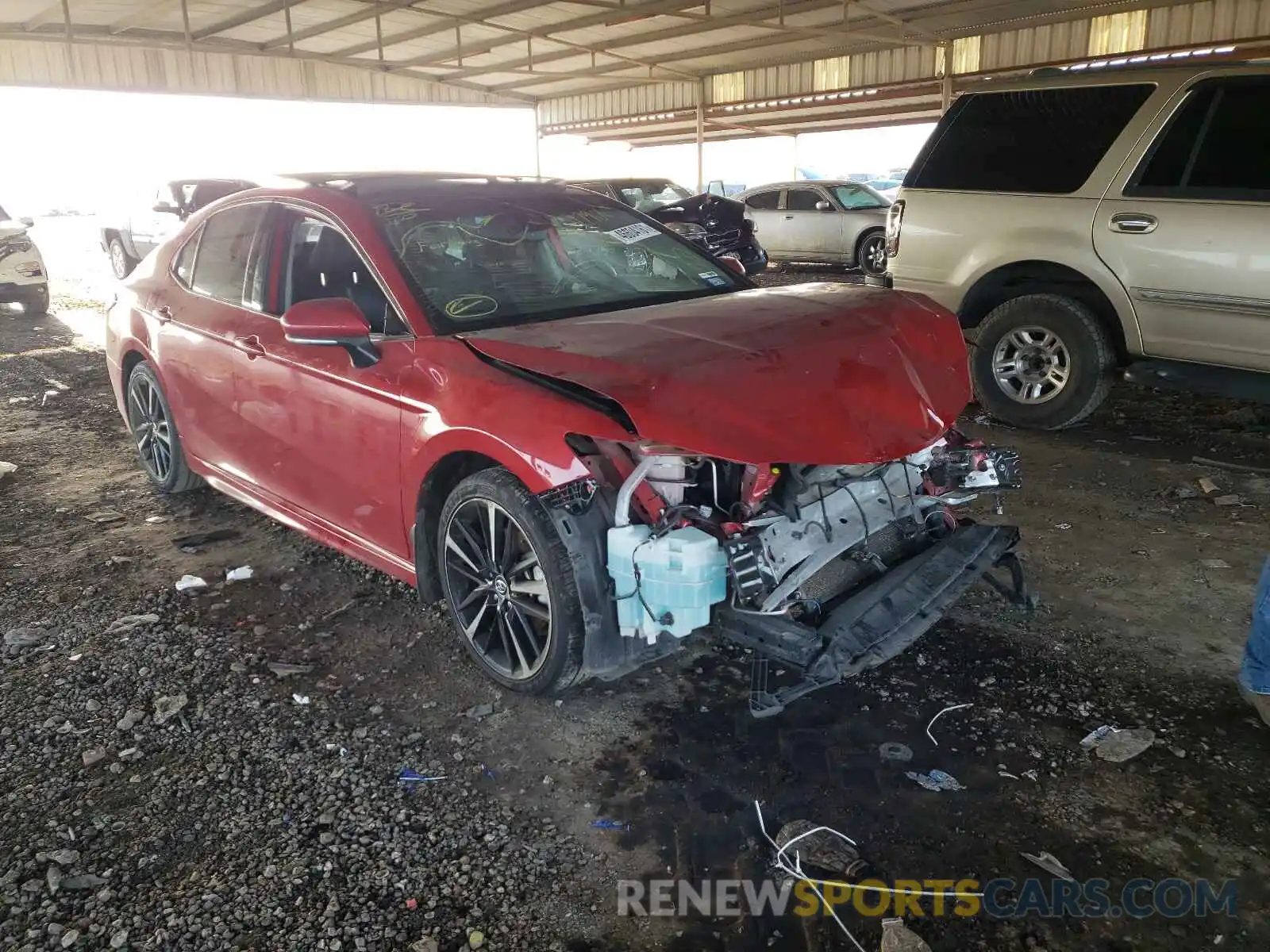 1 Photograph of a damaged car 4T1B61HK4KU179010 TOYOTA CAMRY 2019