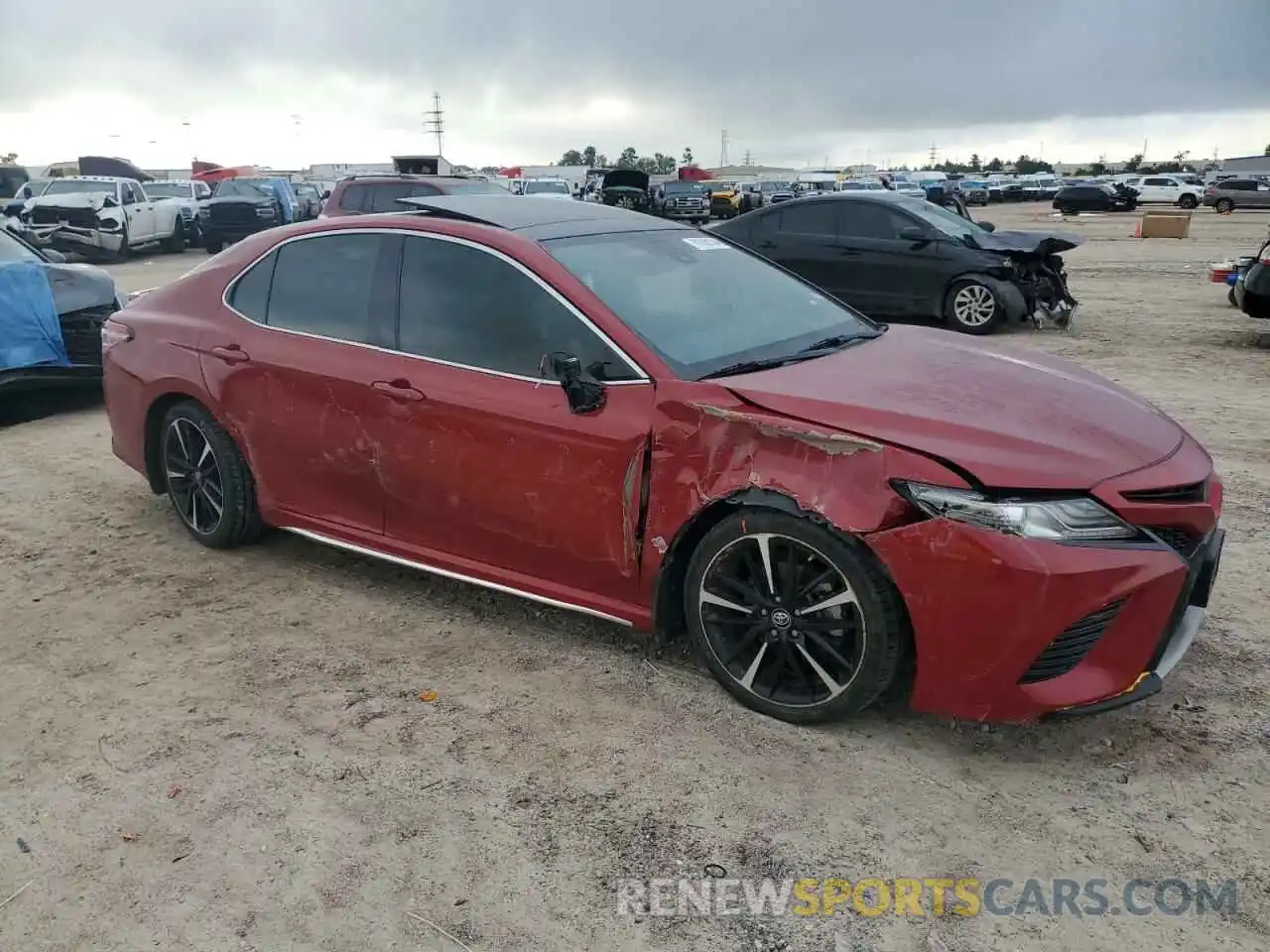 4 Photograph of a damaged car 4T1B61HK4KU184532 TOYOTA CAMRY 2019