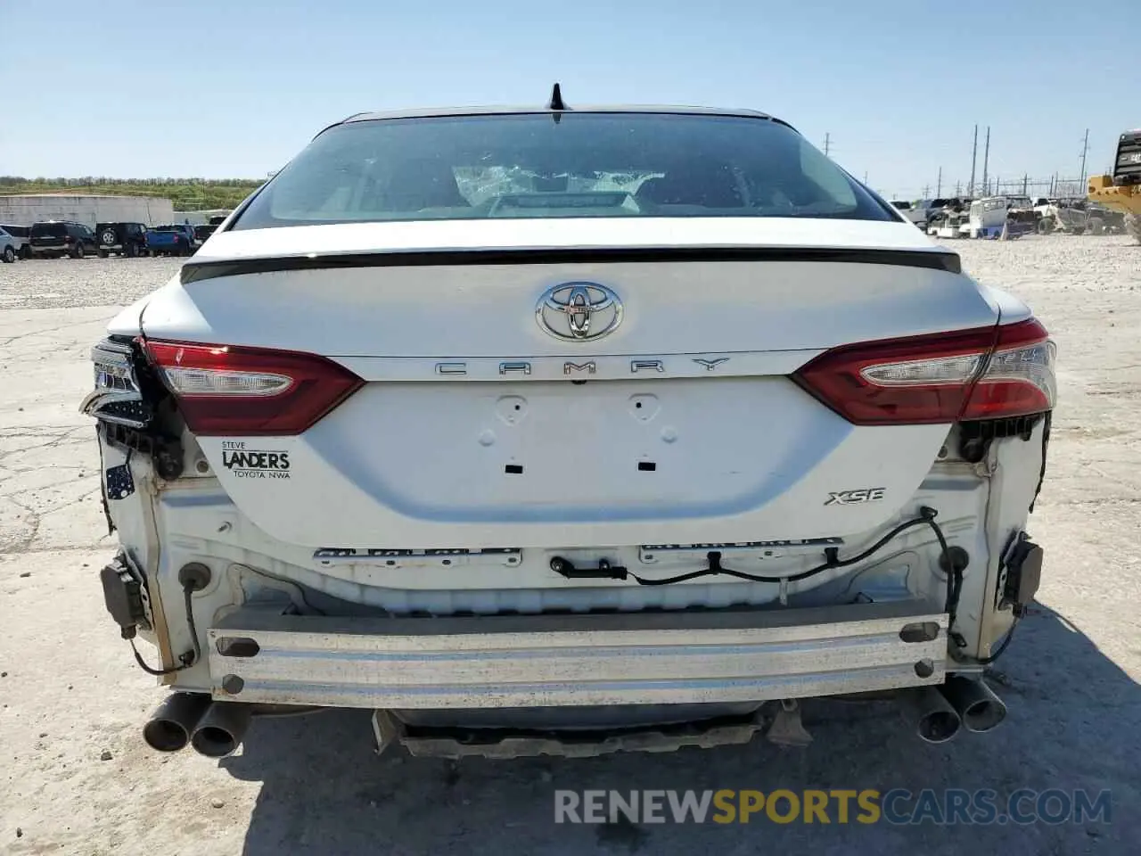 6 Photograph of a damaged car 4T1B61HK4KU188984 TOYOTA CAMRY 2019