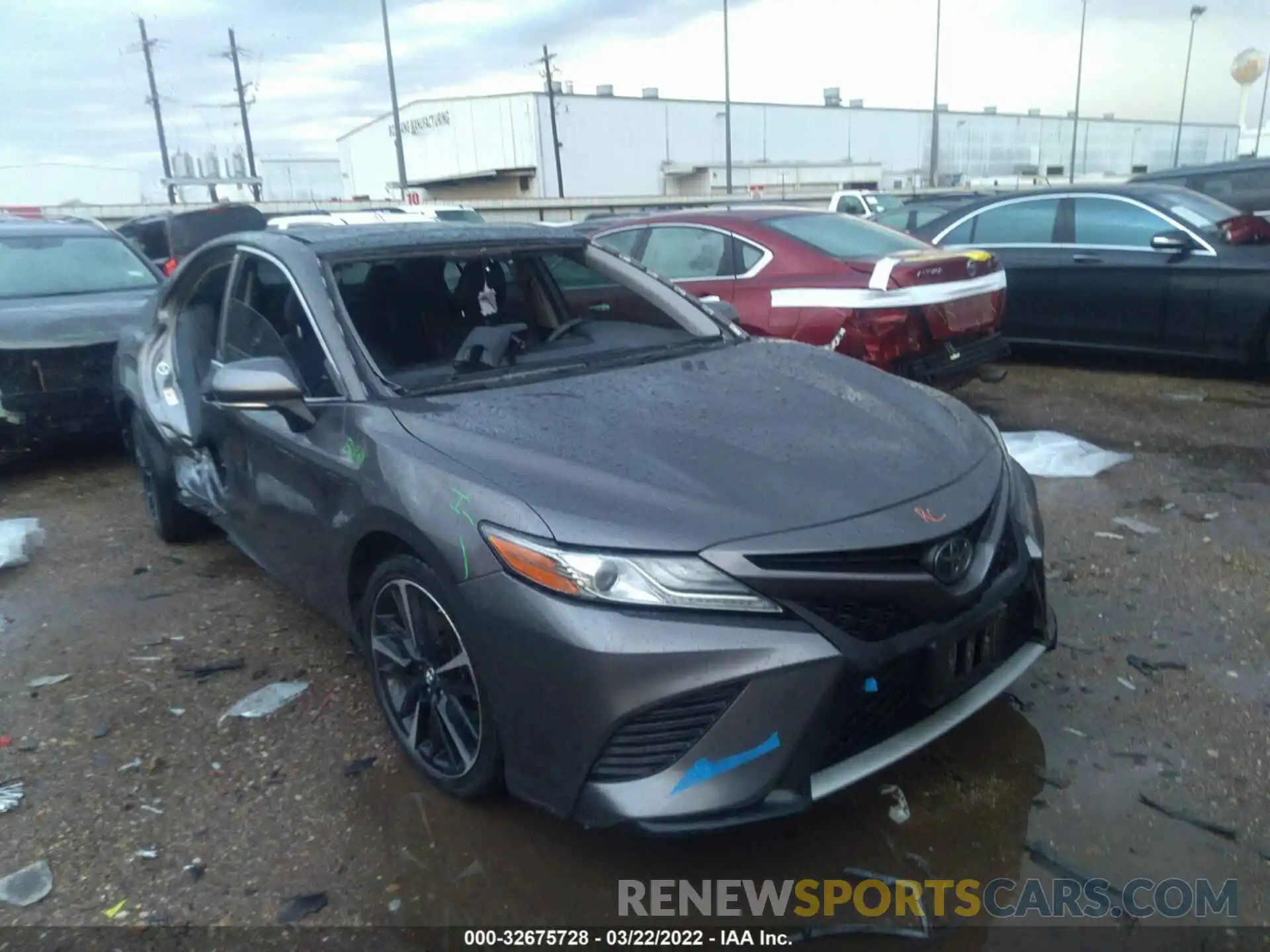 1 Photograph of a damaged car 4T1B61HK4KU199094 TOYOTA CAMRY 2019