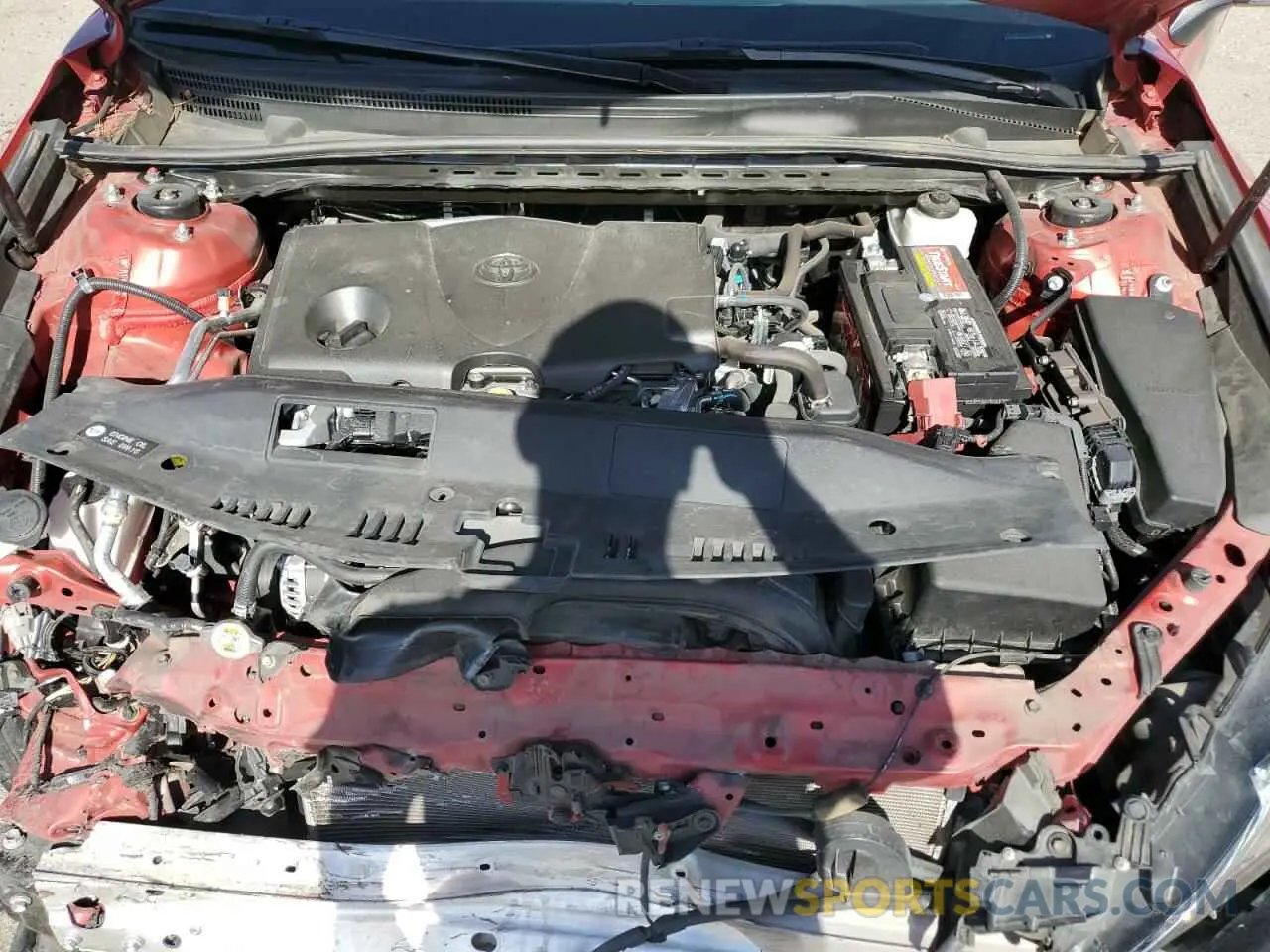 11 Photograph of a damaged car 4T1B61HK4KU201295 TOYOTA CAMRY 2019