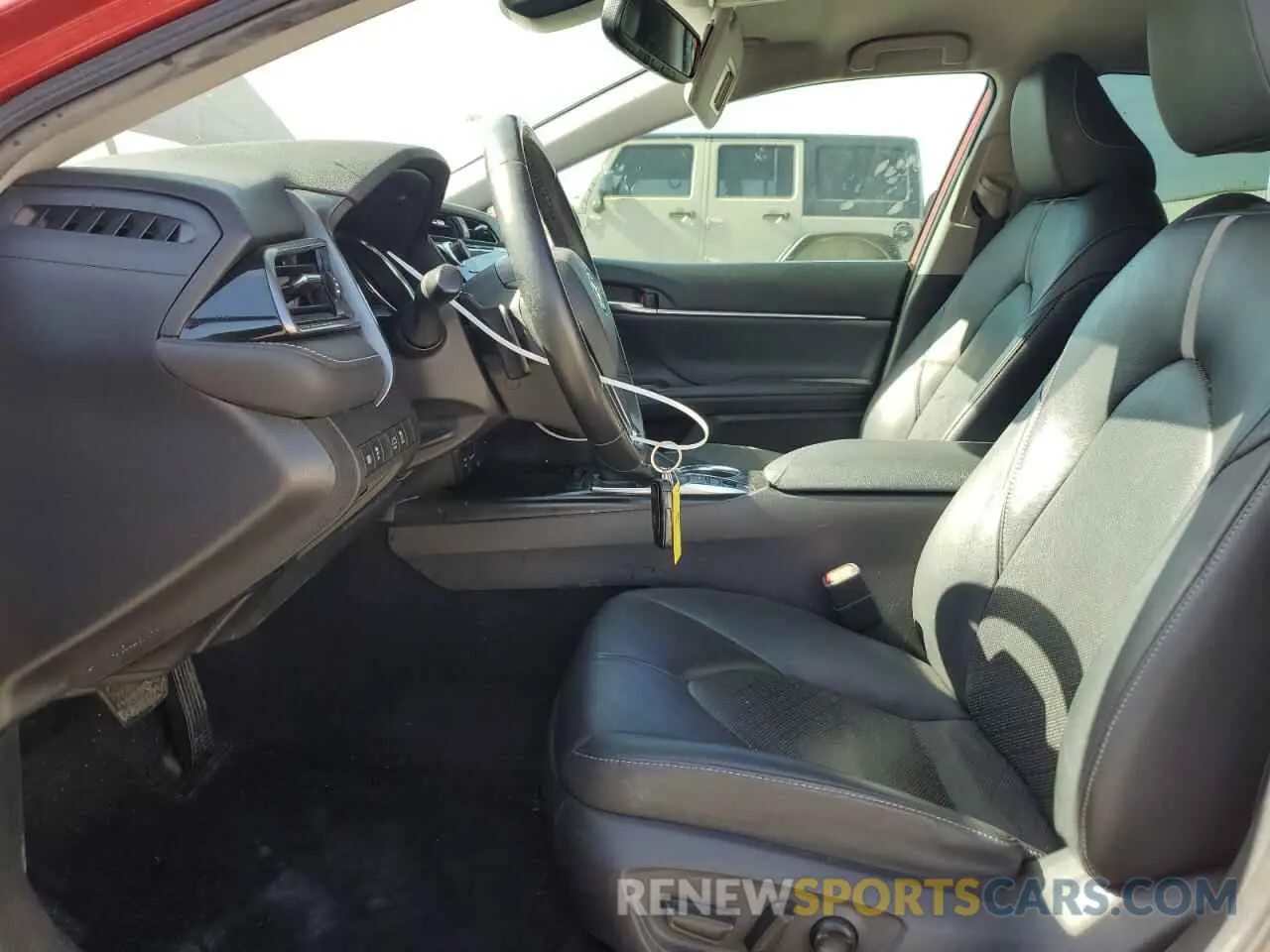 7 Photograph of a damaged car 4T1B61HK4KU201295 TOYOTA CAMRY 2019