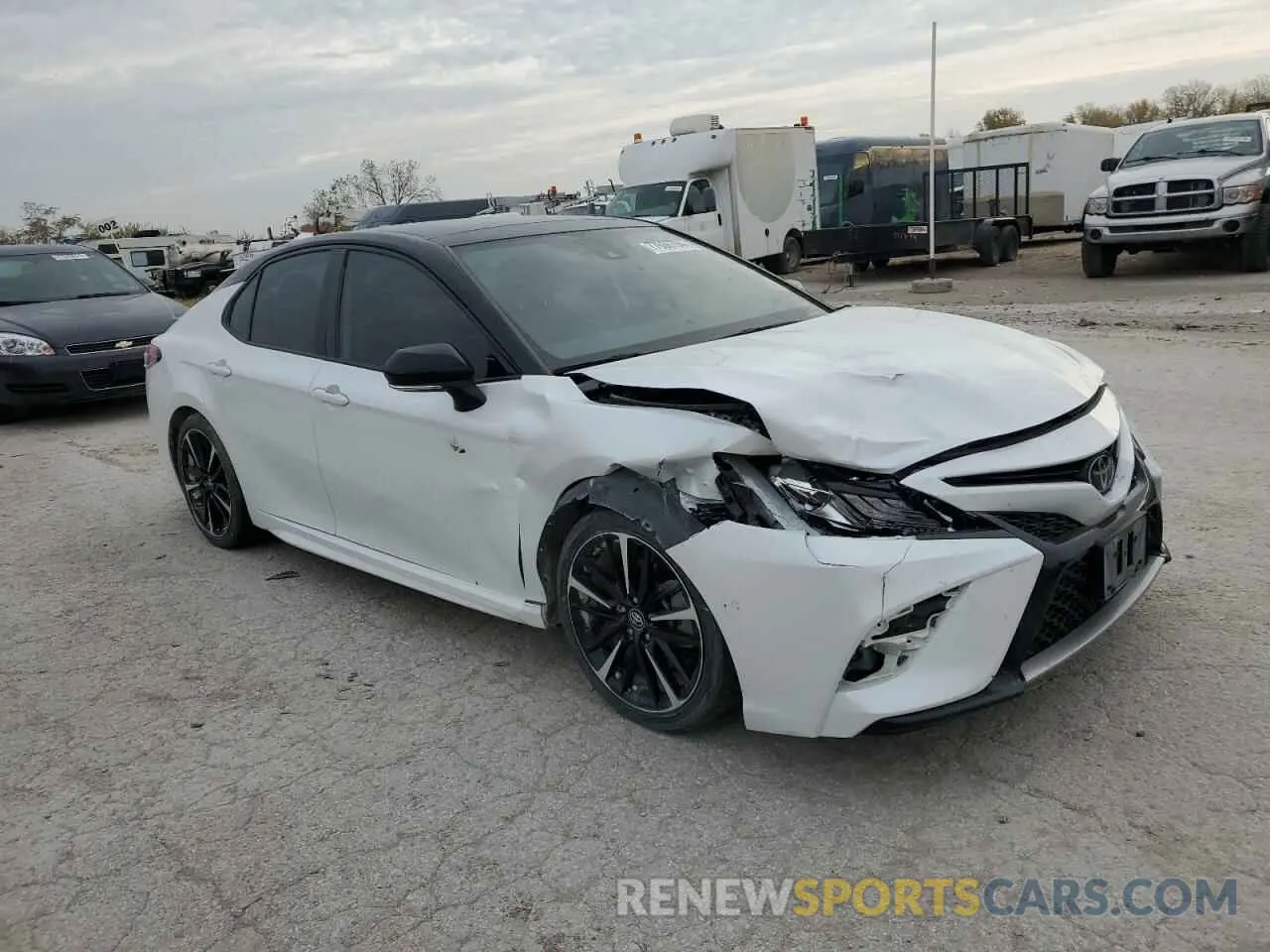 4 Photograph of a damaged car 4T1B61HK4KU209753 TOYOTA CAMRY 2019