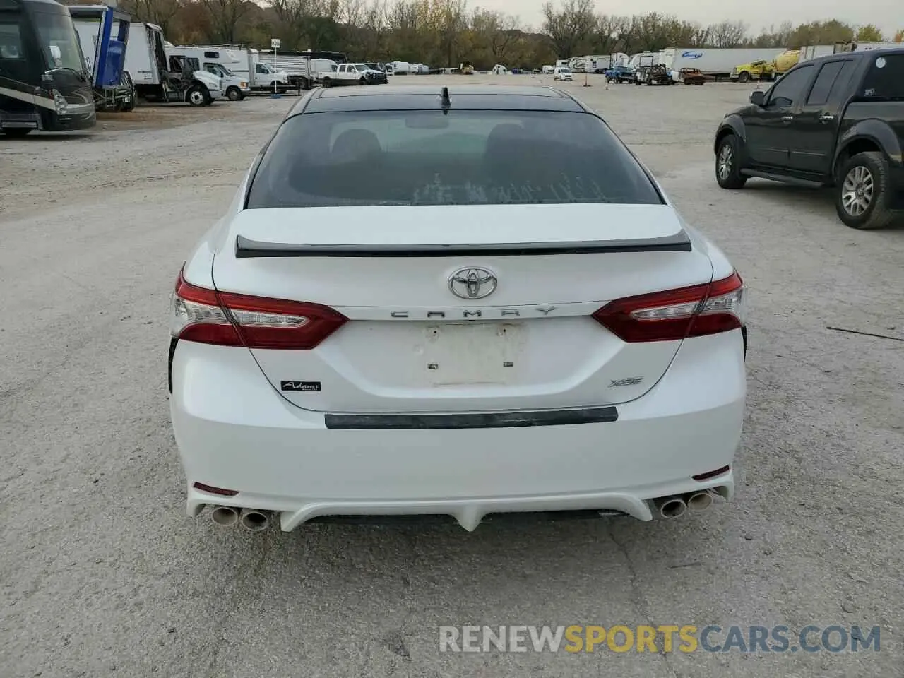 6 Photograph of a damaged car 4T1B61HK4KU209753 TOYOTA CAMRY 2019