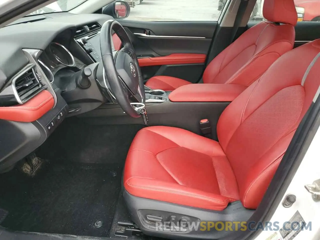 7 Photograph of a damaged car 4T1B61HK4KU209753 TOYOTA CAMRY 2019