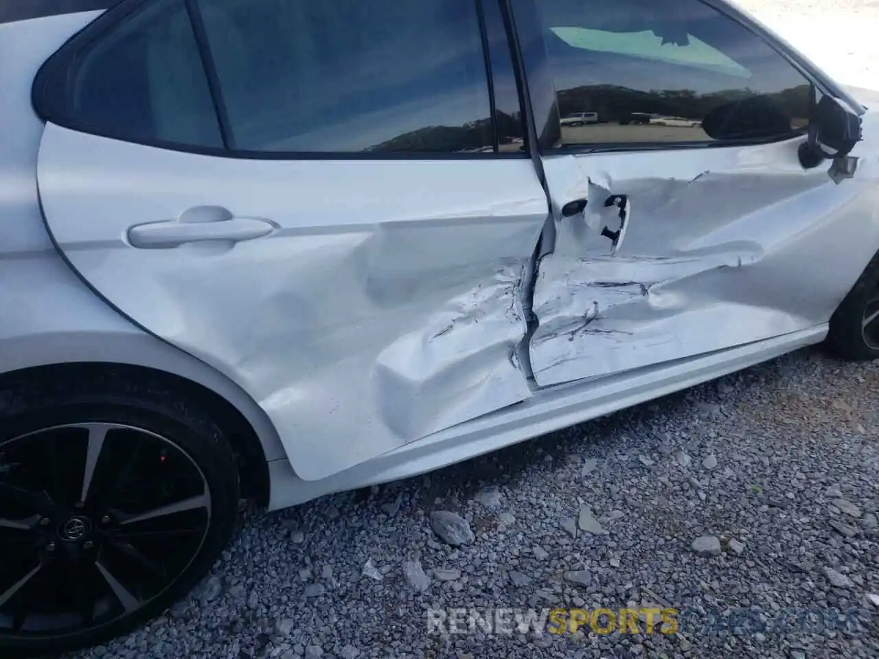 9 Photograph of a damaged car 4T1B61HK4KU222972 TOYOTA CAMRY 2019