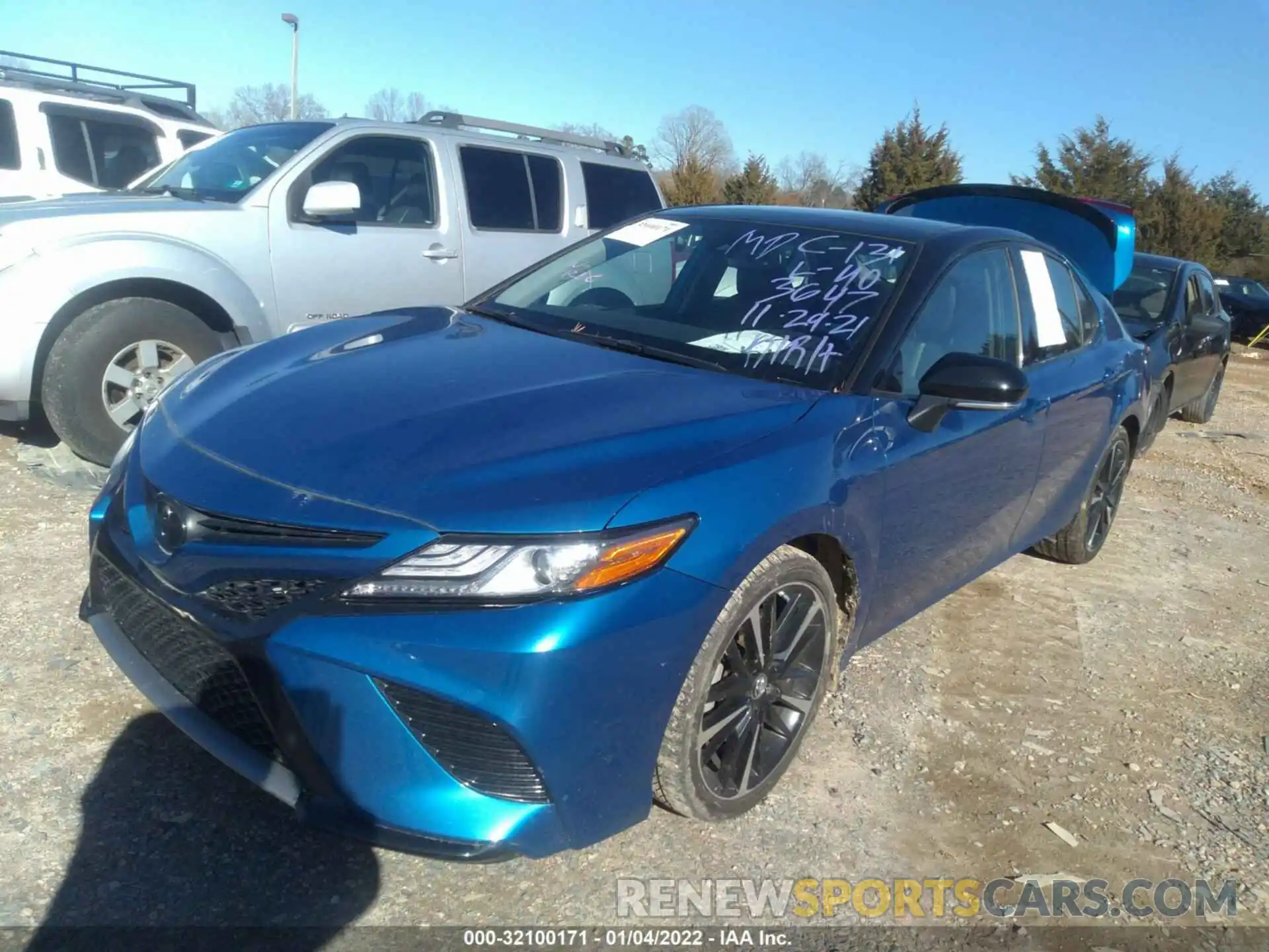 2 Photograph of a damaged car 4T1B61HK4KU233647 TOYOTA CAMRY 2019