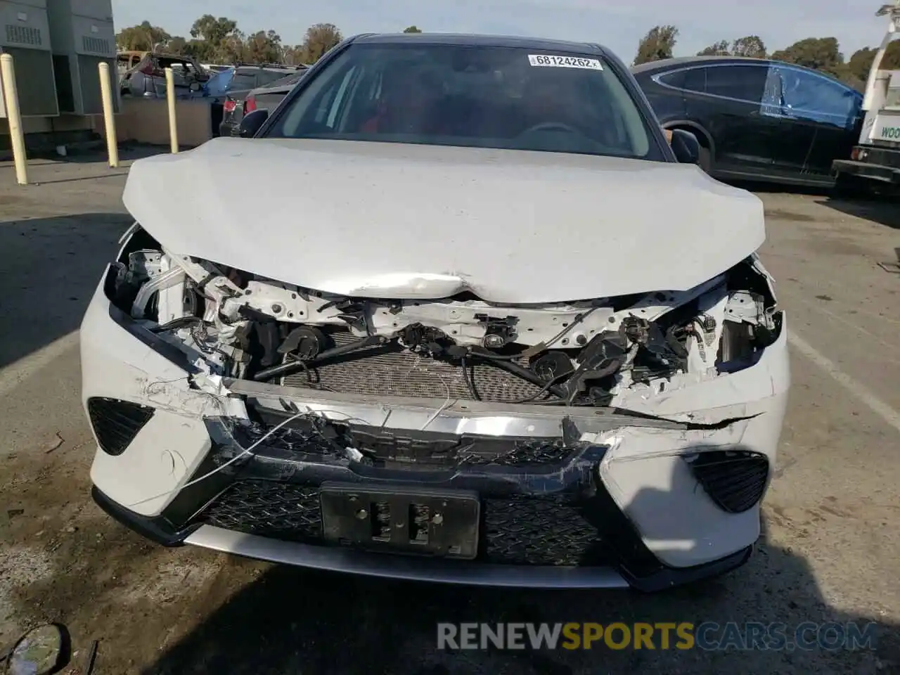 5 Photograph of a damaged car 4T1B61HK4KU247337 TOYOTA CAMRY 2019