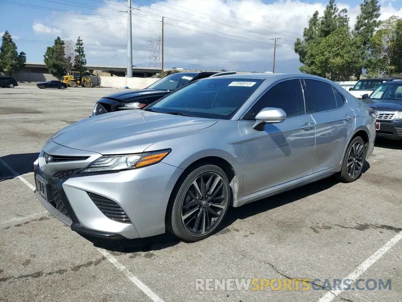 1 Photograph of a damaged car 4T1B61HK4KU251243 TOYOTA CAMRY 2019